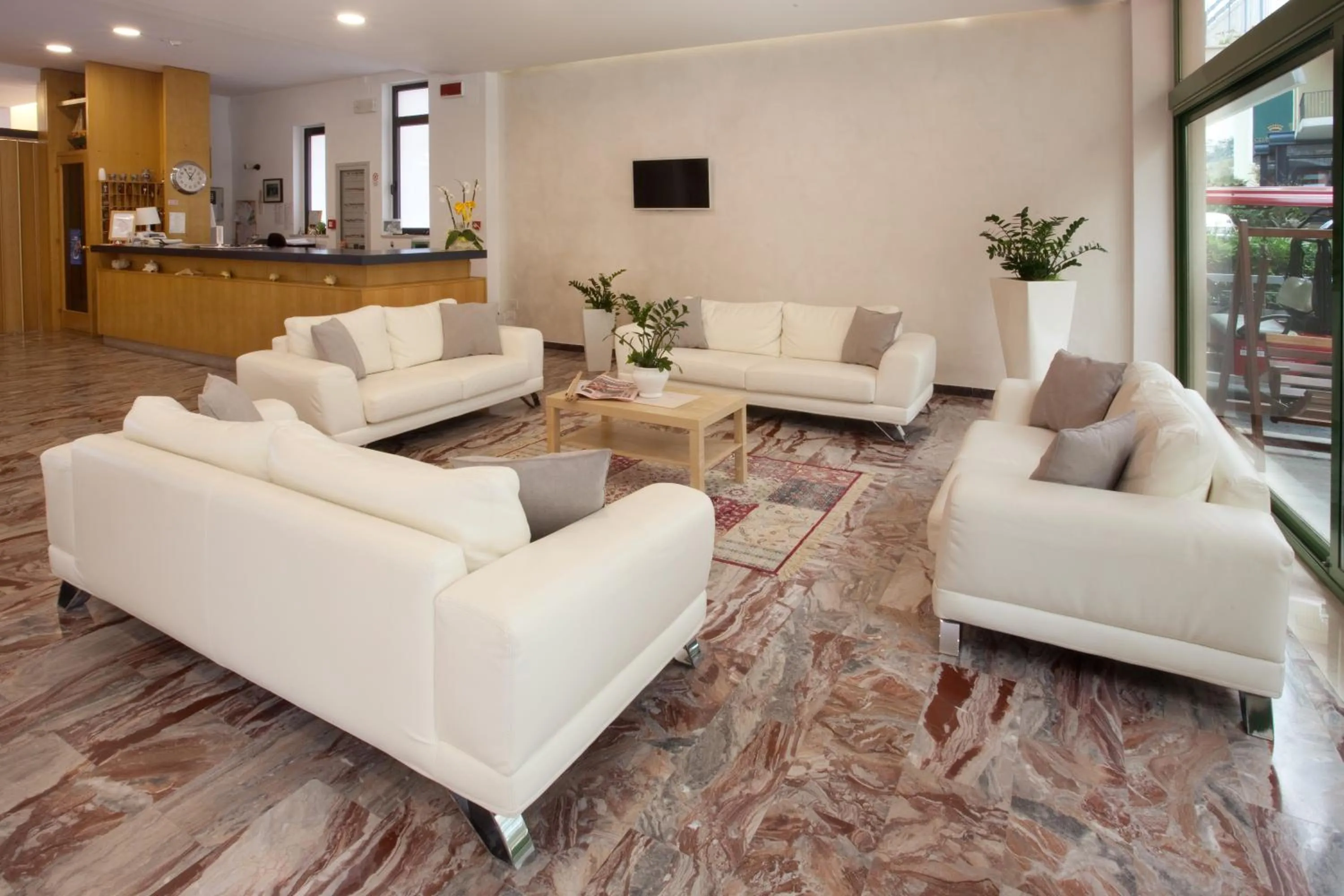 Lobby or reception in Hotel International