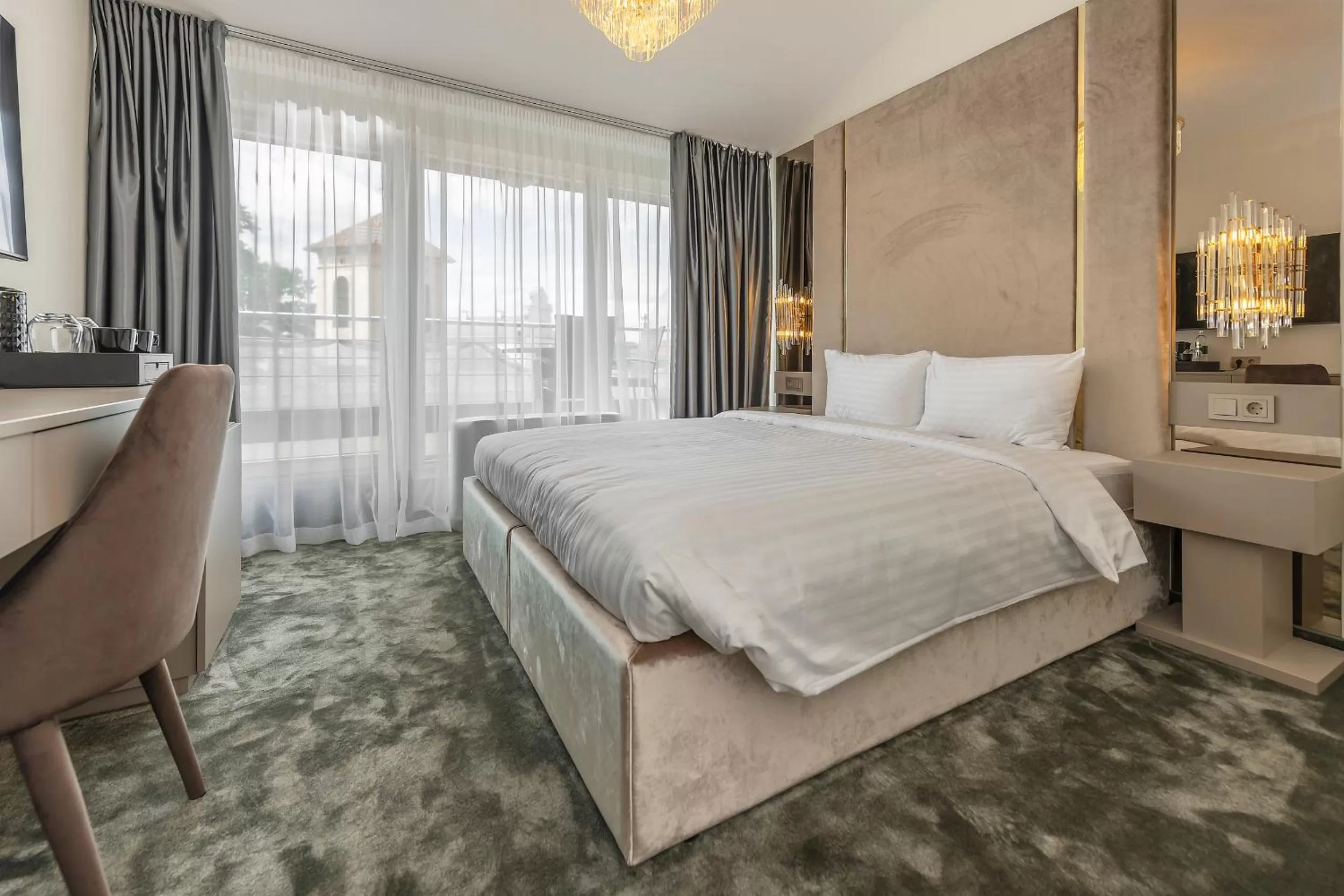 Photo of the whole room, Bed in St Palace Hotel