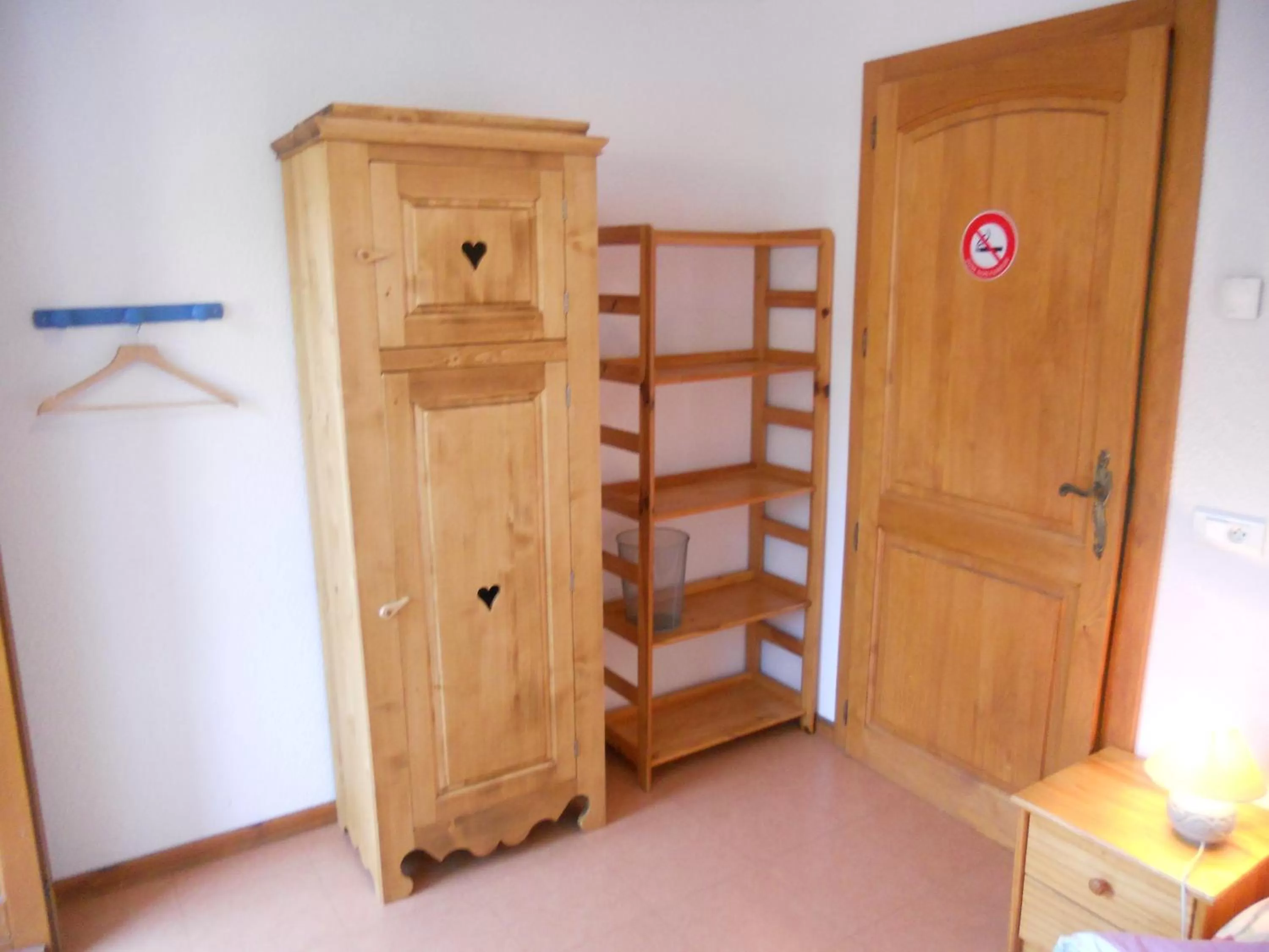 Decorative detail in Auberge du Saut des Cuves