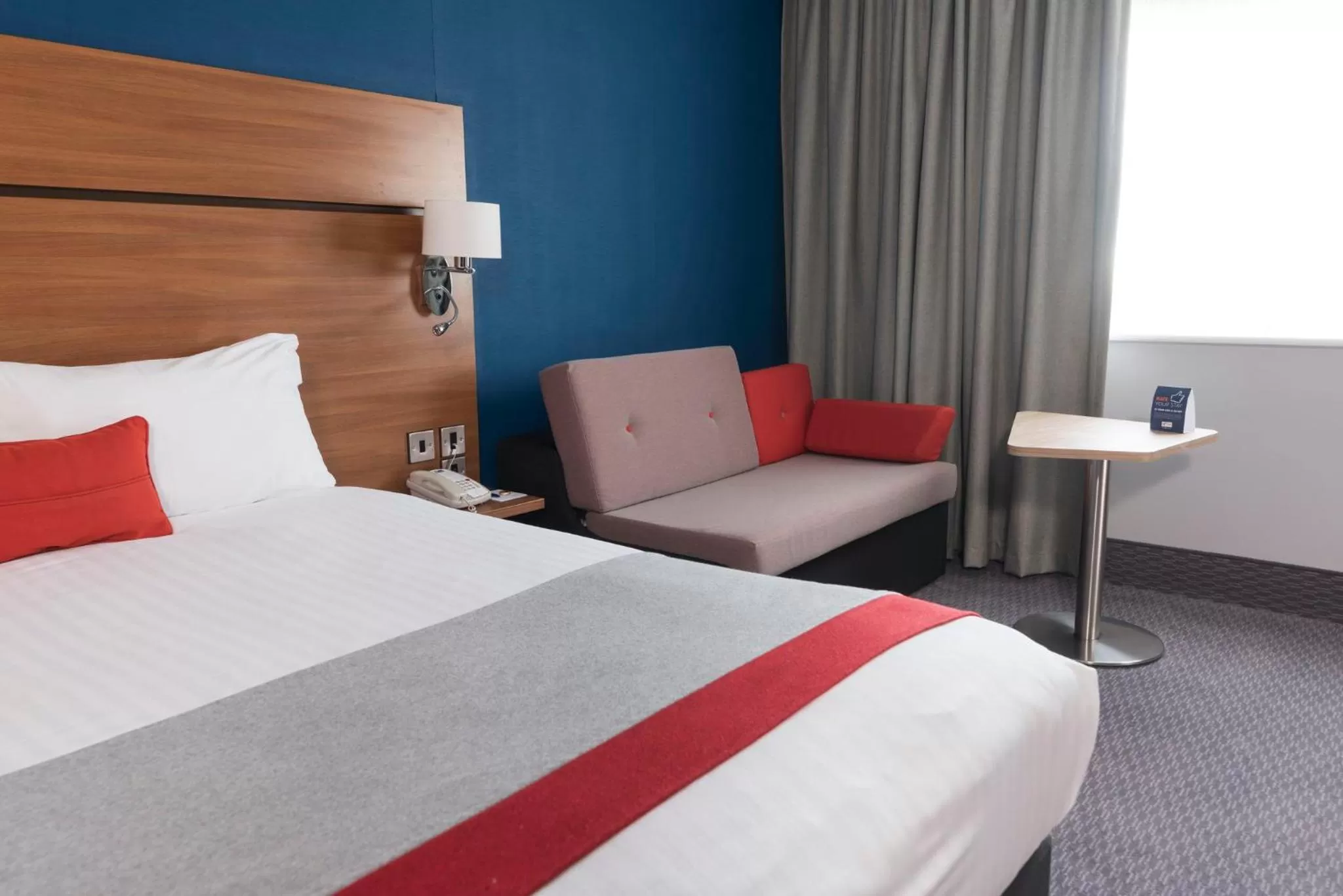 Bed in Holiday Inn Express Birmingham Star City by IHG