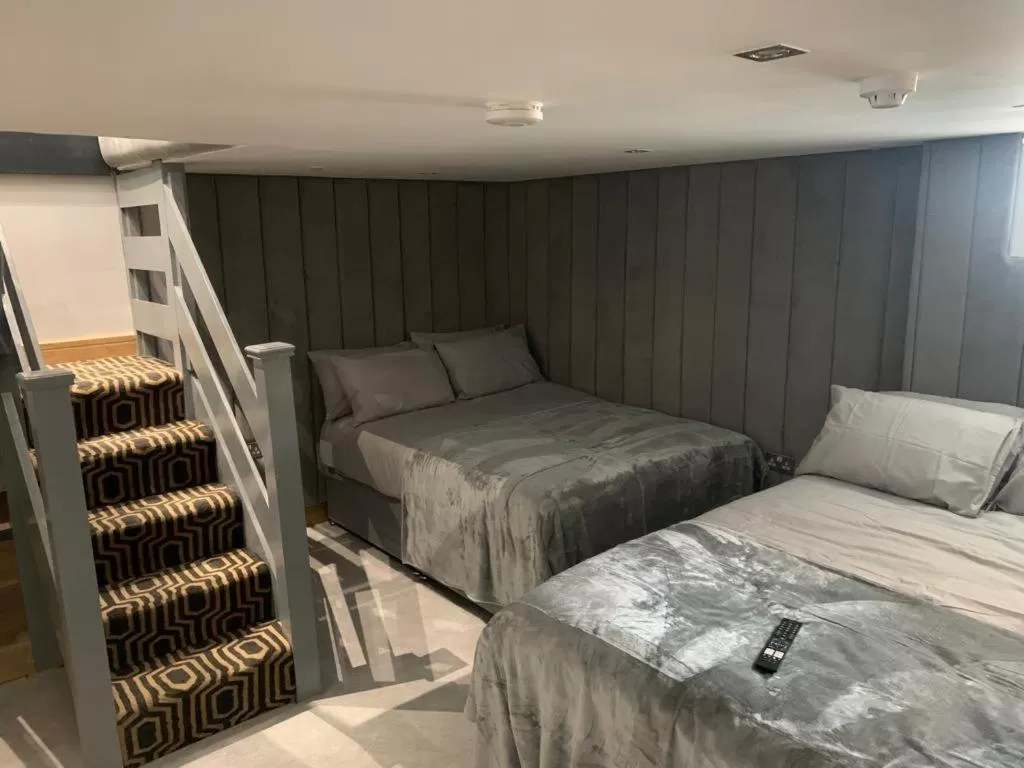 Bed in Belvedere Aparthotel - 83 Mount Pleasant