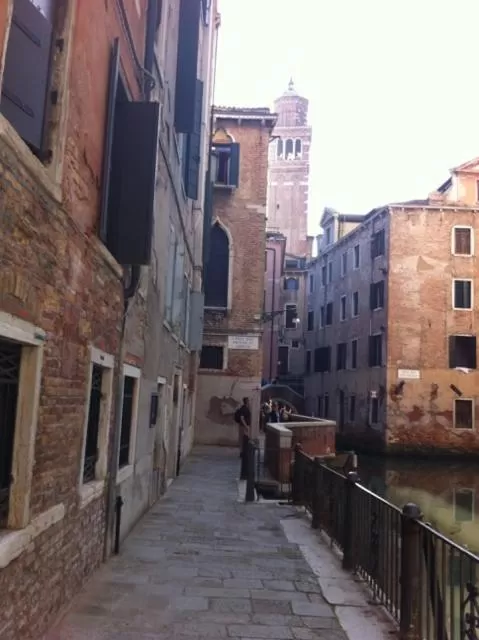 Property building in B&B Al Teatro with canal view