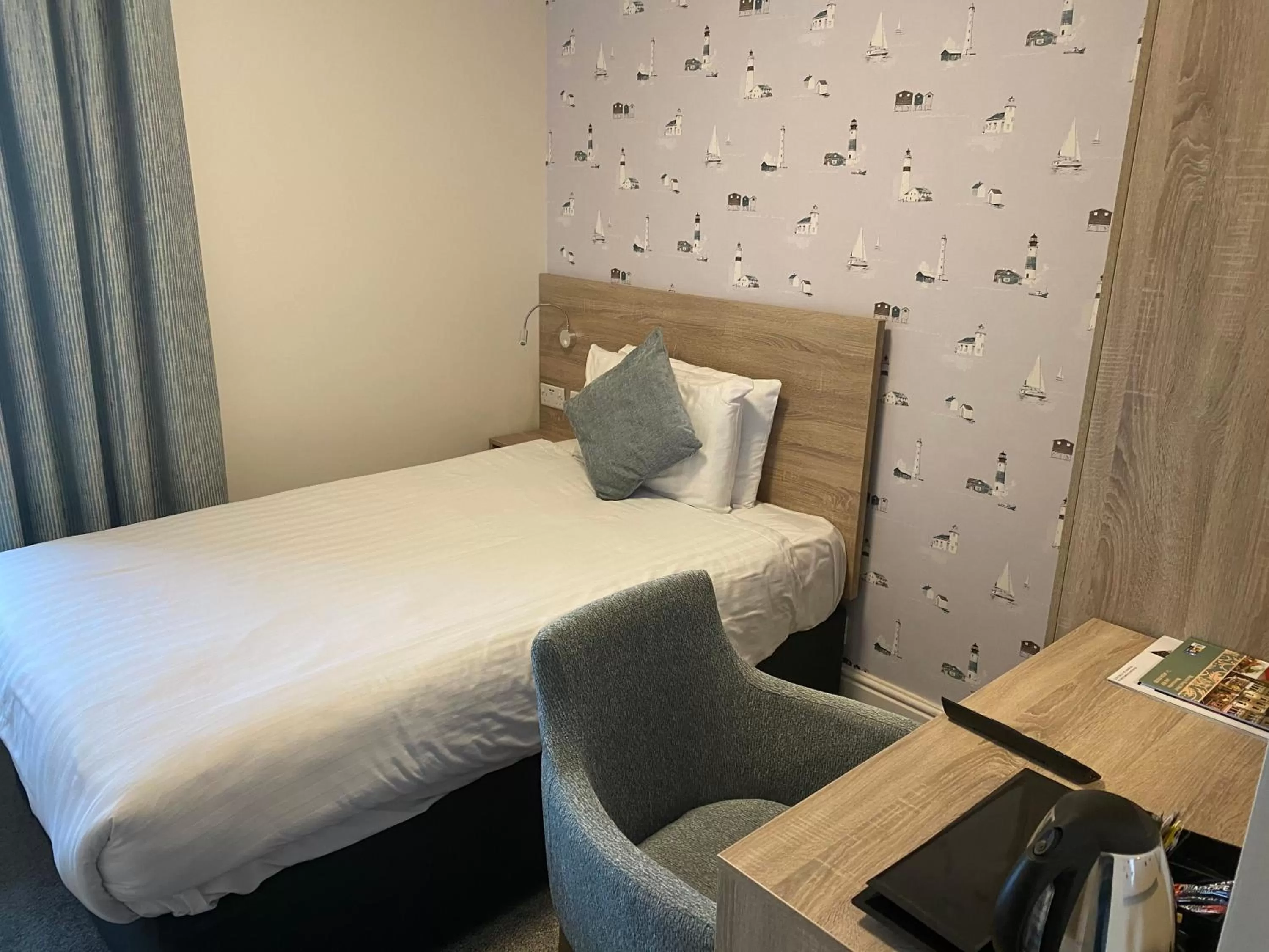 Bed in The Clarendon Hotel