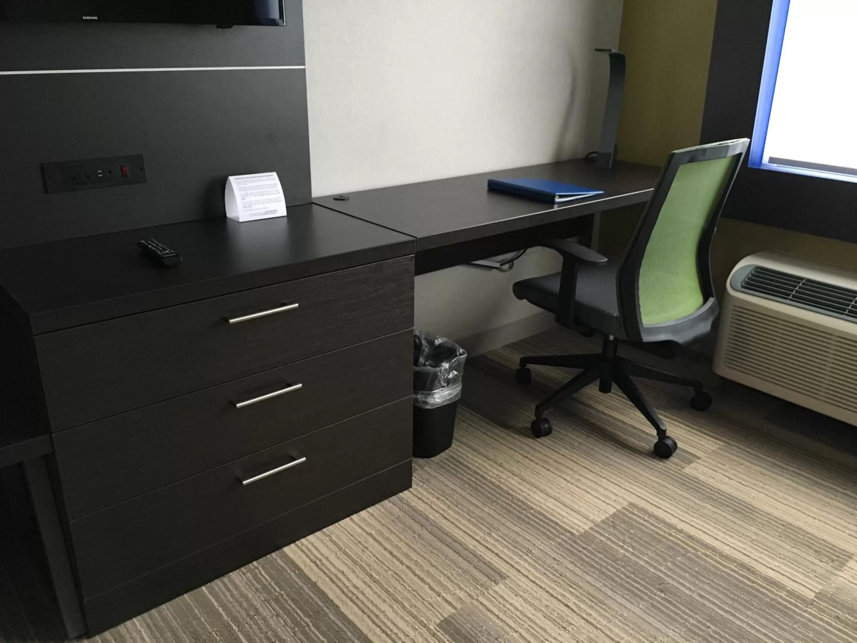 Photo of the whole room in Holiday Inn Express & Suites Oswego by IHG