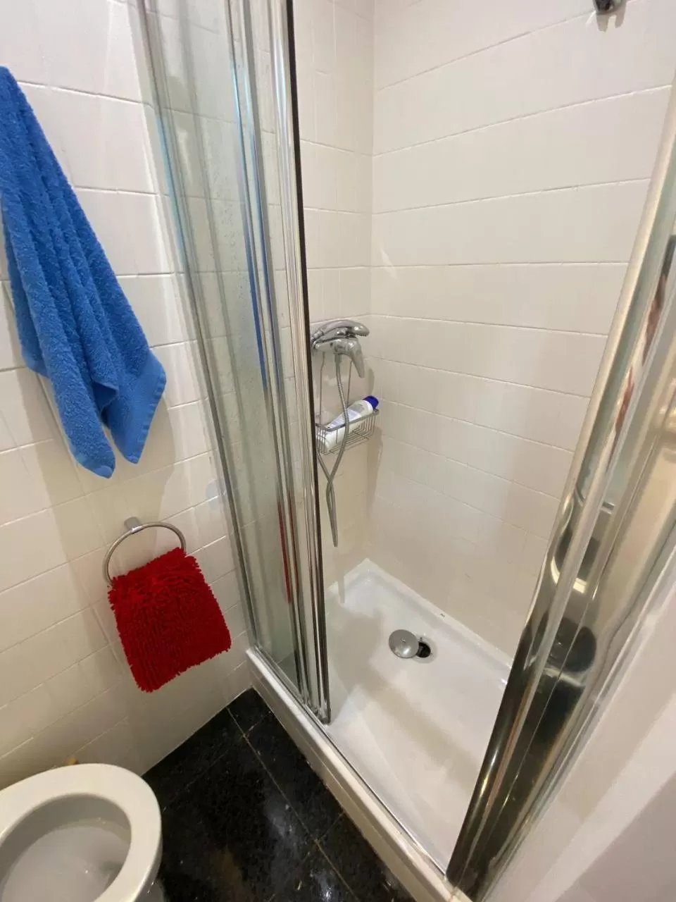 Bathroom in Habitaciones Rambla Catalunya