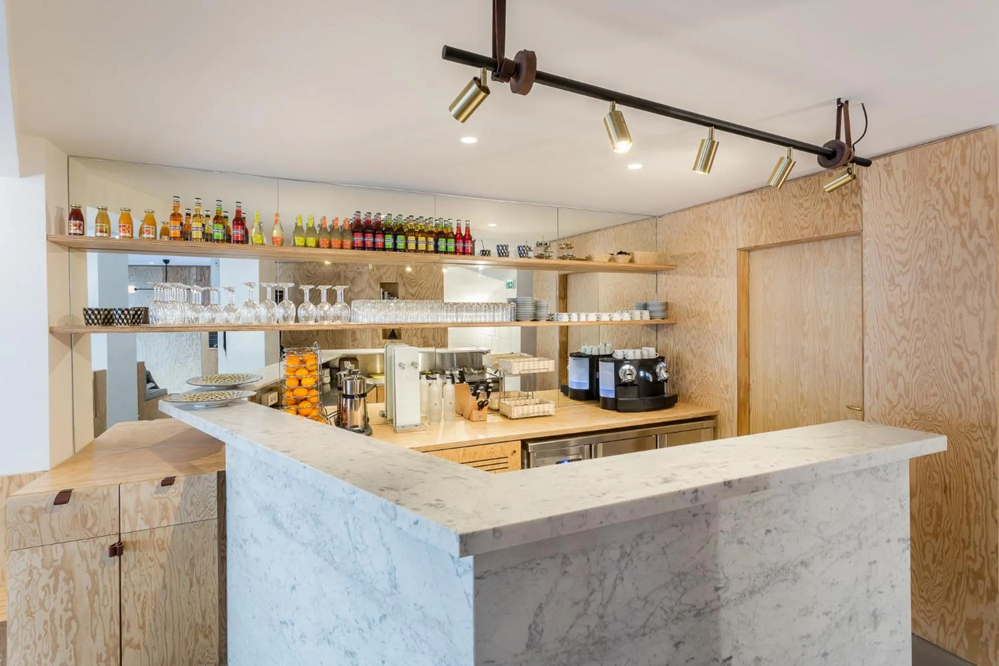 Lounge or bar in Hôtel Montholon