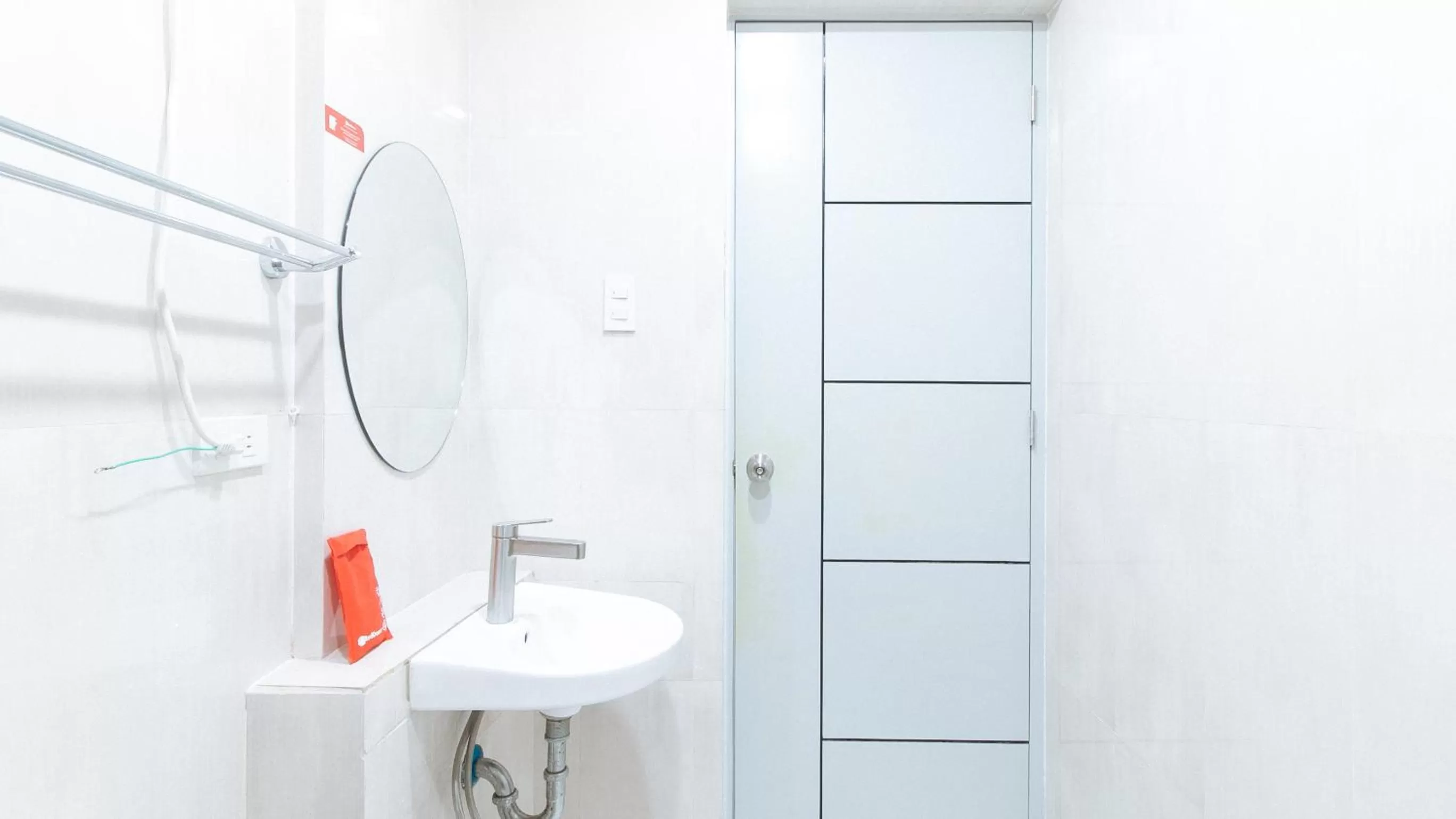 Bathroom in RedDoorz at Timog Avenue Quezon City