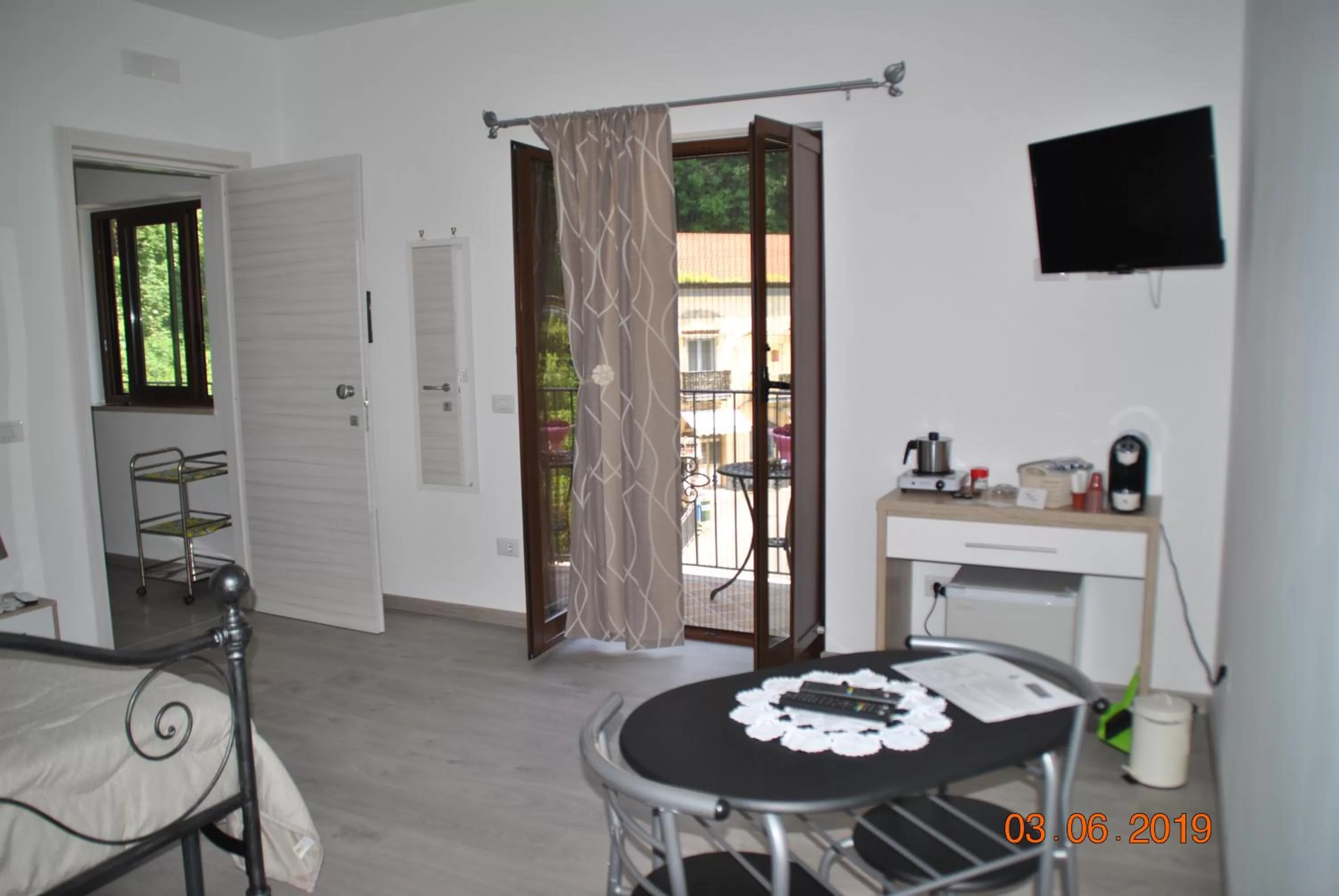 TV and multimedia in B&B 40 Steps