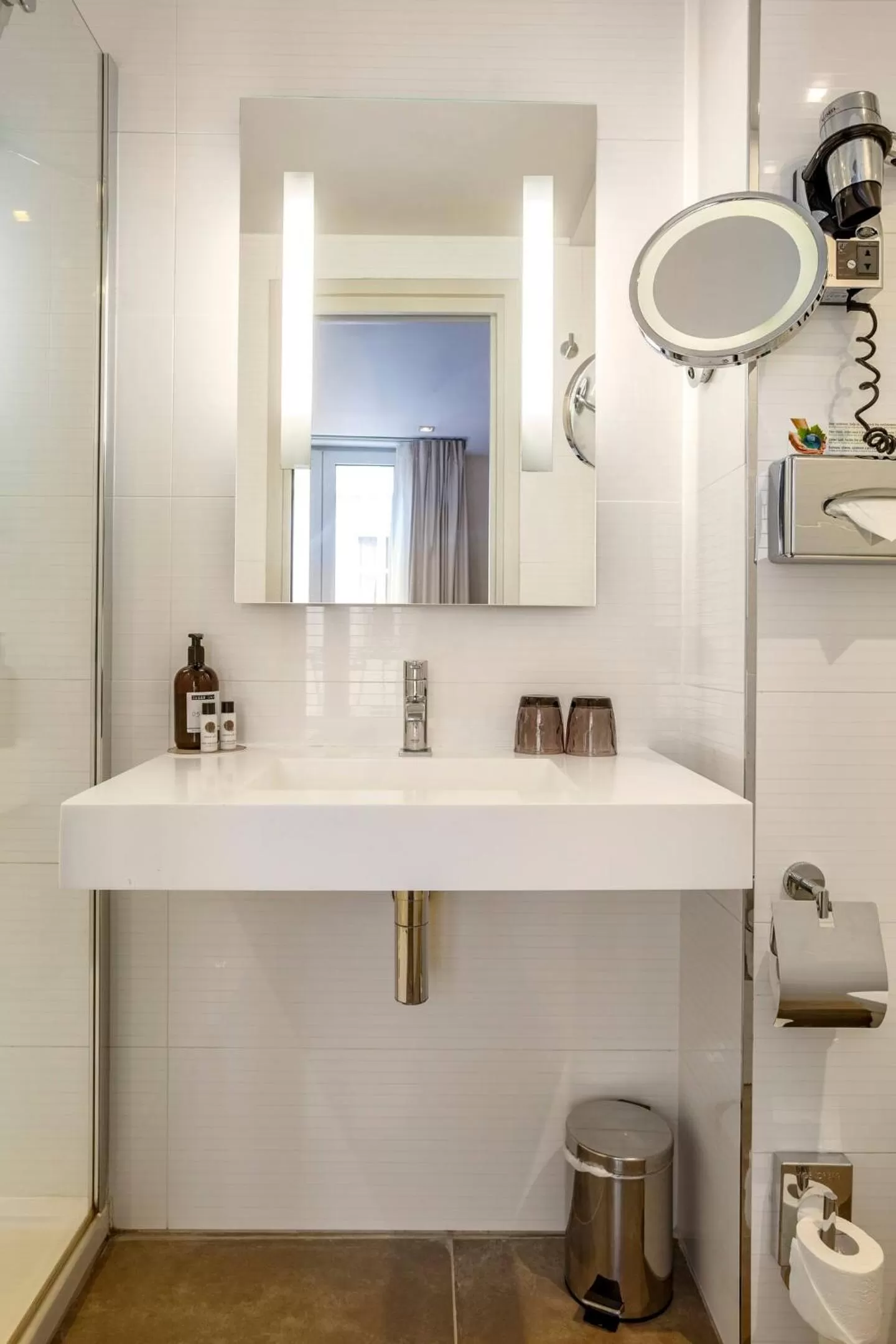 Bathroom in Hotel Opéra Marigny