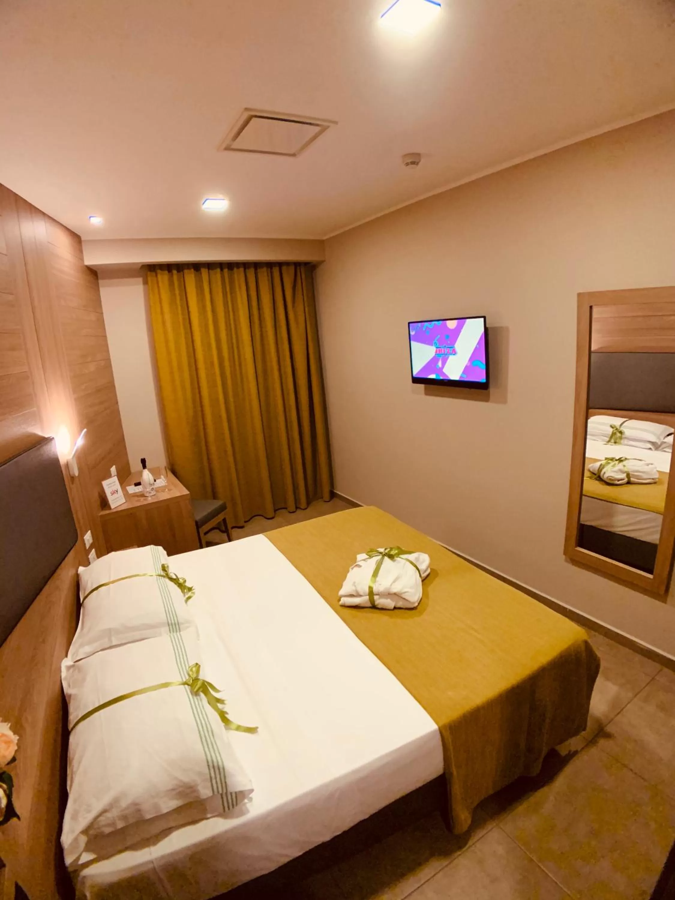 Photo of the whole room, Bed in Hotel Smeraldo