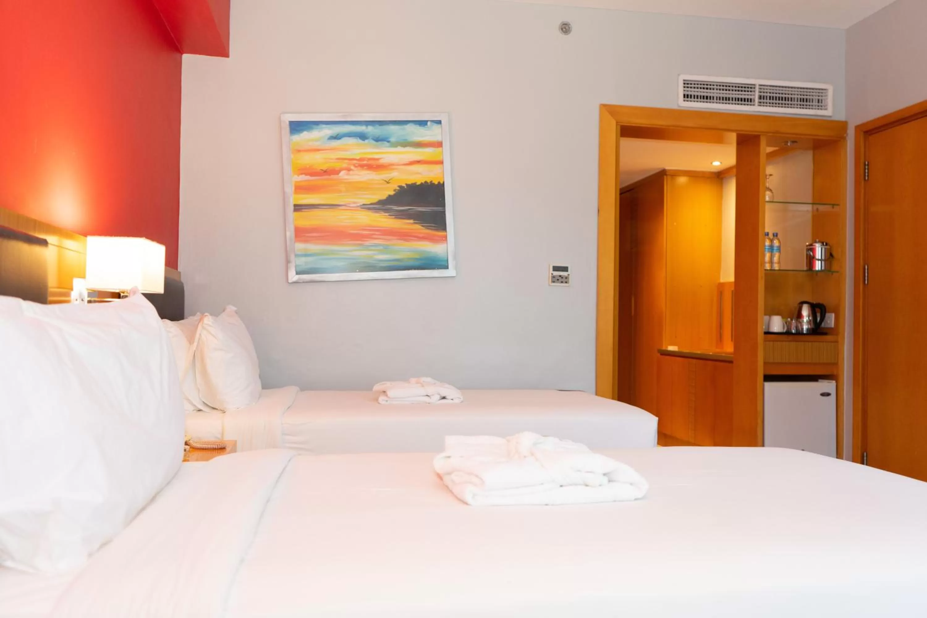 Photo of the whole room in Holiday Inn Dar Es Salaam by IHG