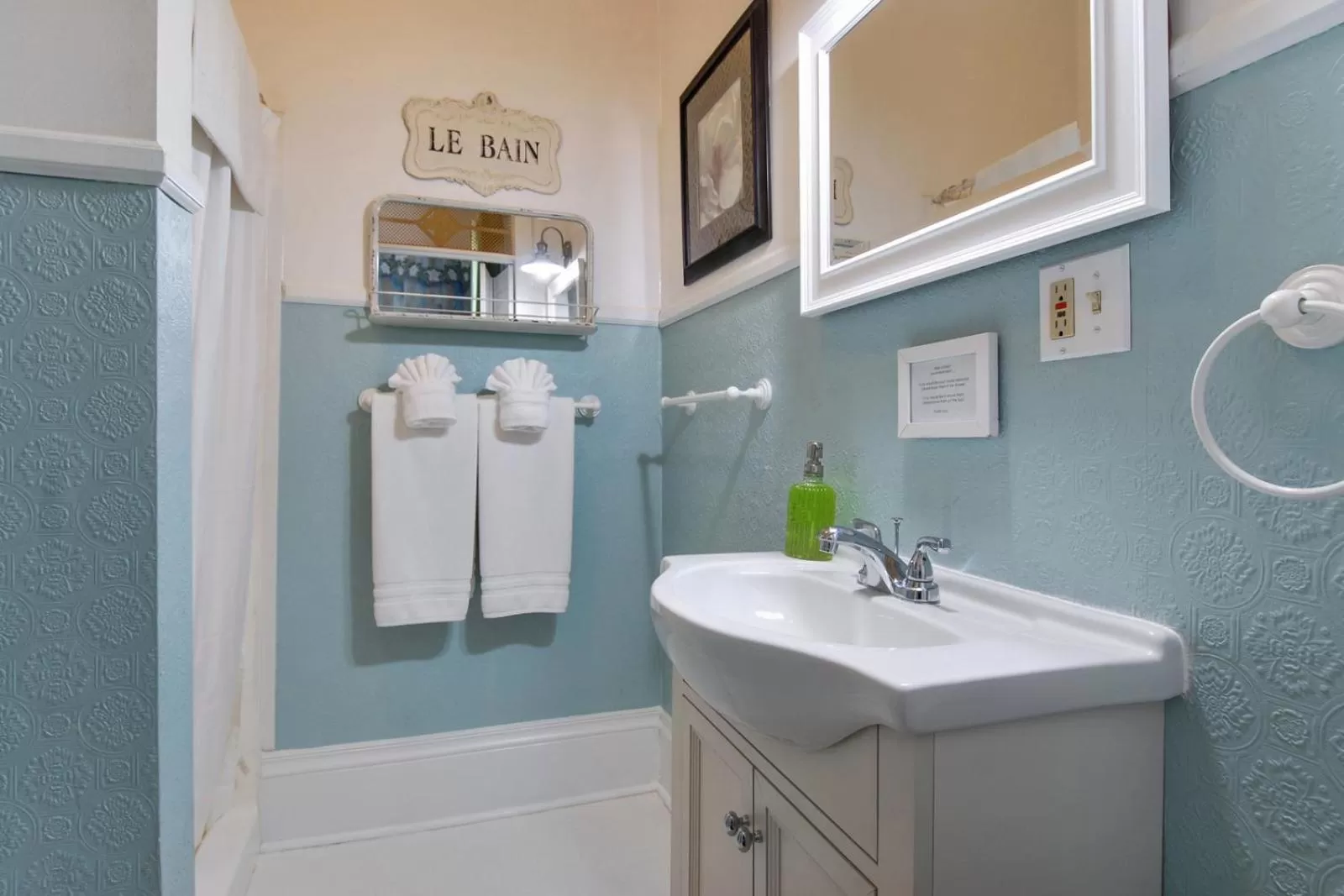 Bathroom in Auld Sweet Olive Bed and Breakfast