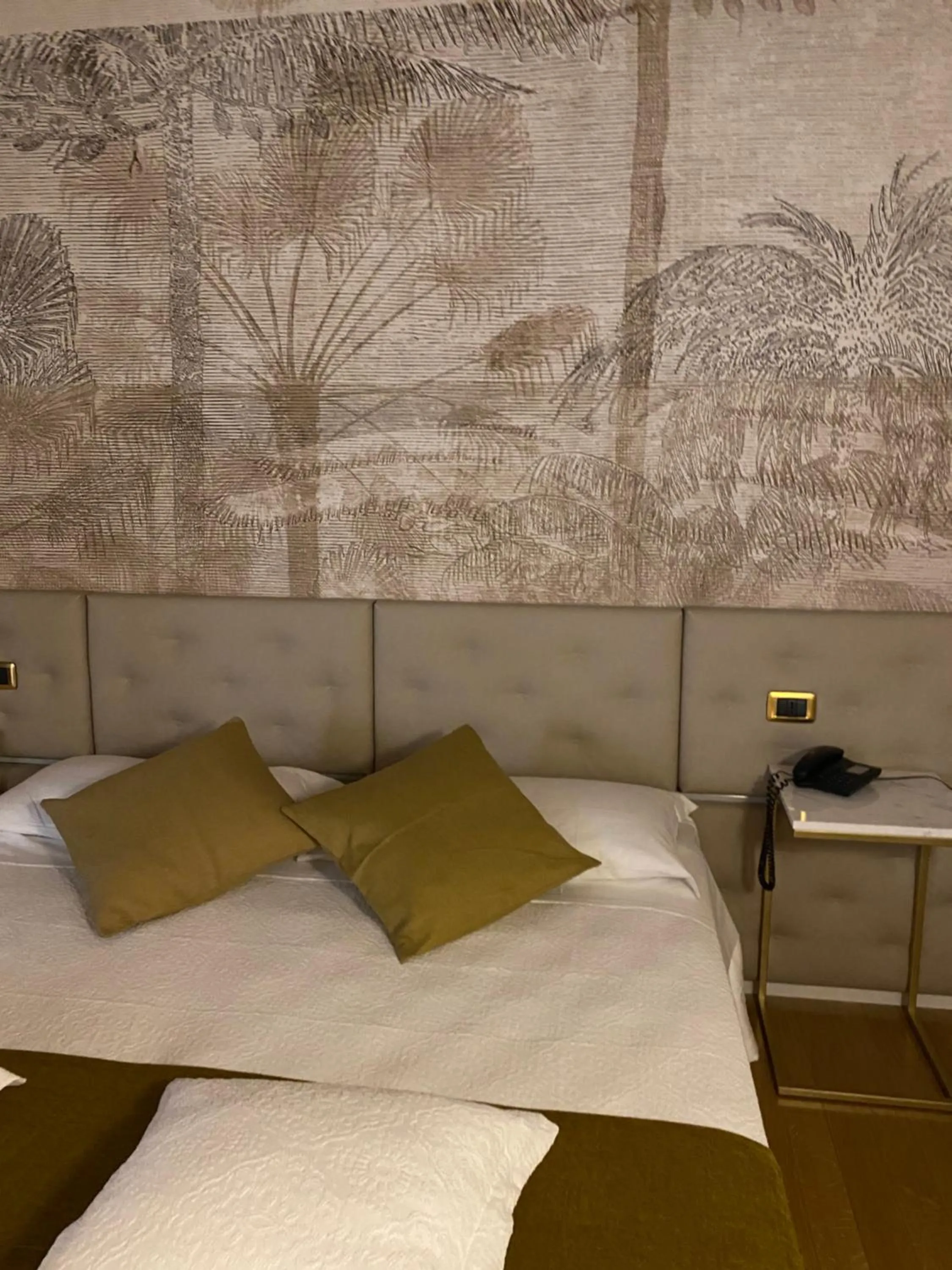 Photo of the whole room, Bed in Condotti Rooms