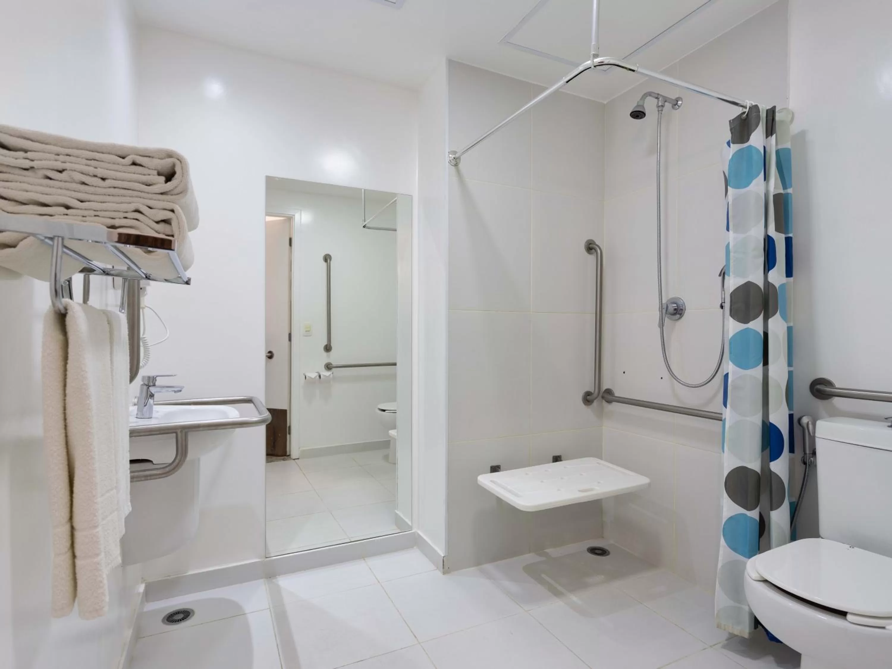 Bathroom in Ramada Encore by Wyndham São Paulo Osasco