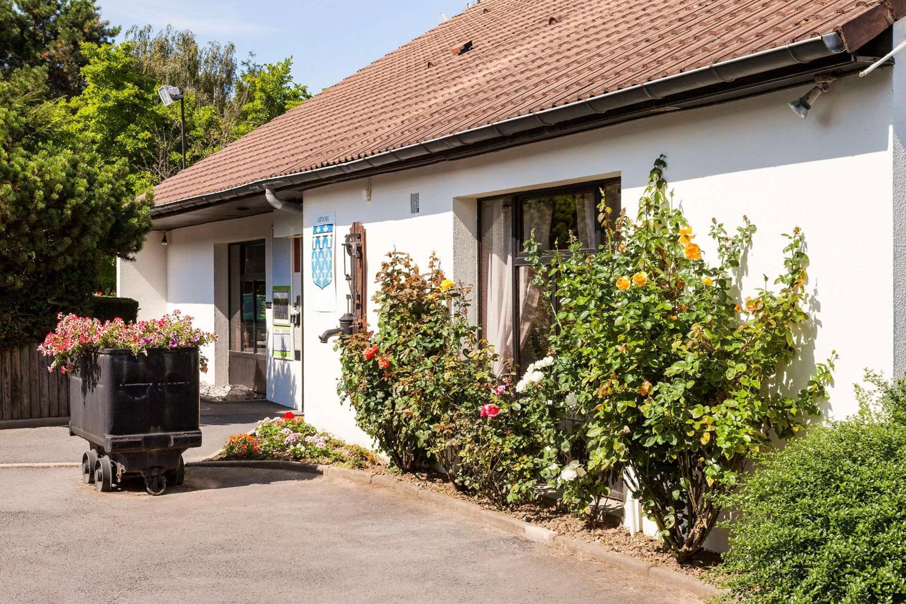 Property building in Comfort Hotel Lens - Noyelles Godault