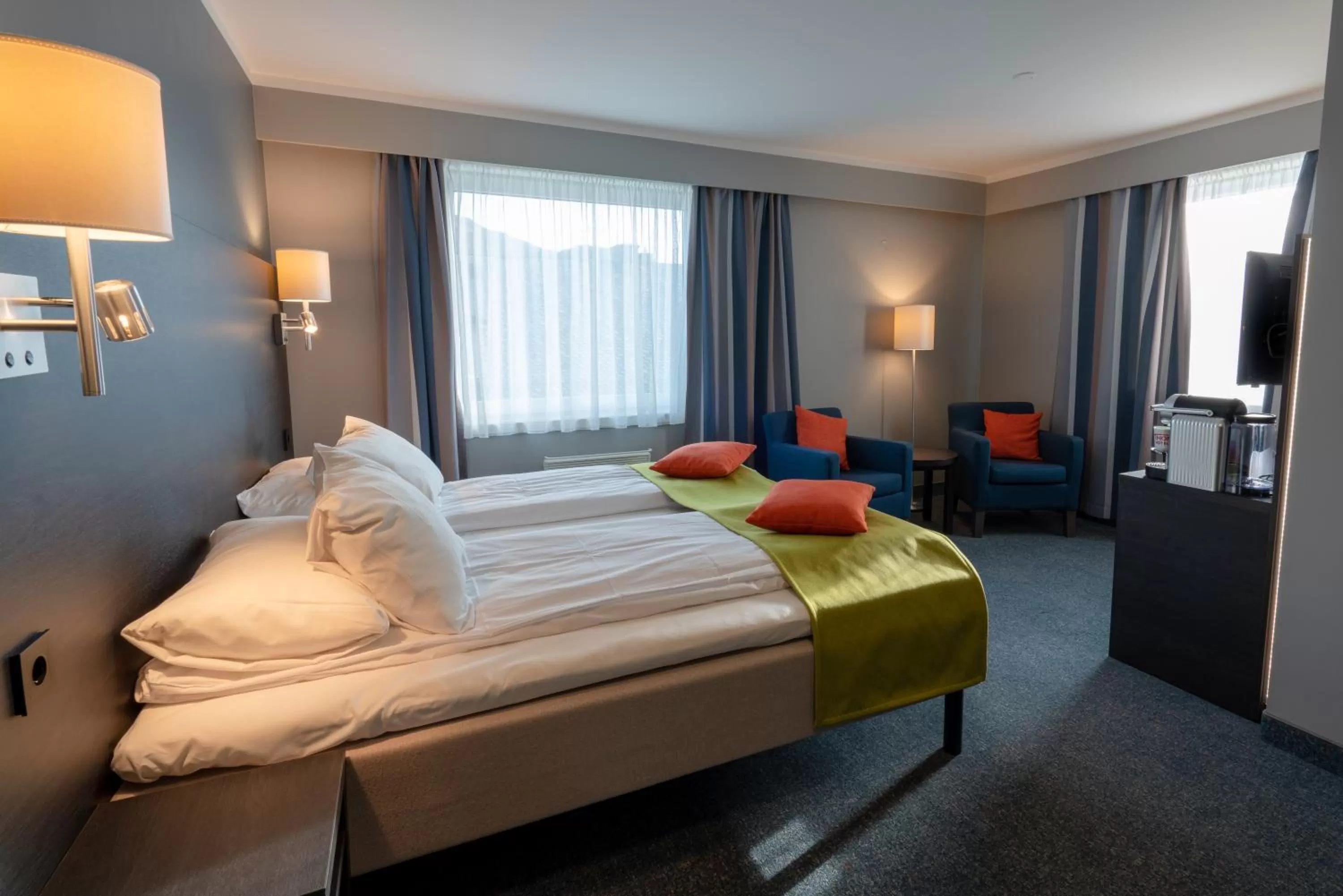 Photo of the whole room, Bed in Thon Hotel Måløy