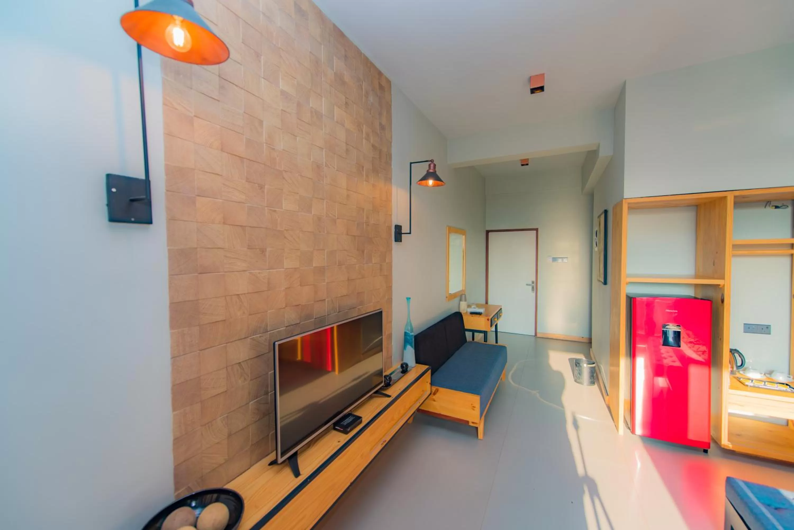 TV and multimedia in Ballena Regency