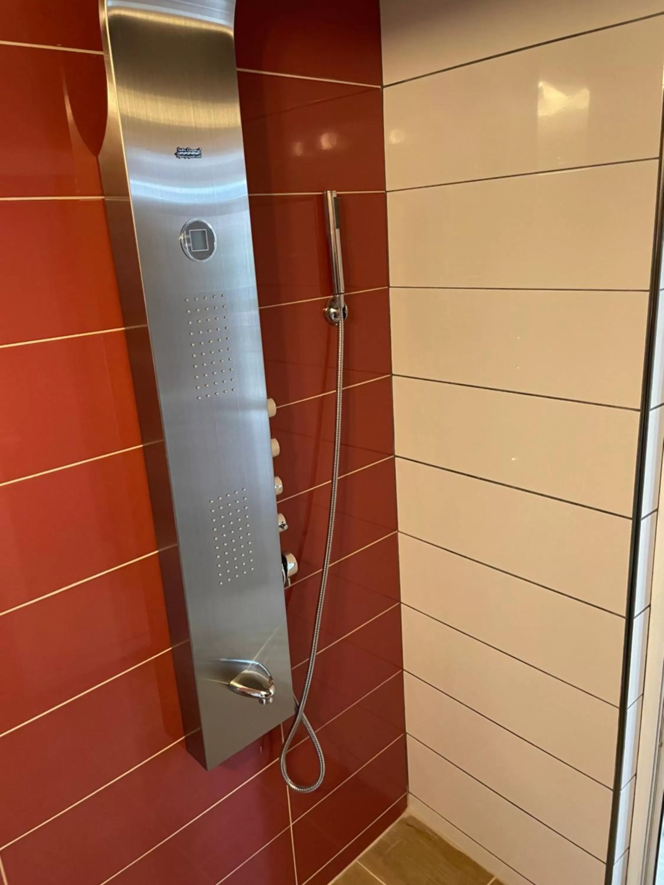 Bathroom in Family Hotel Malibu