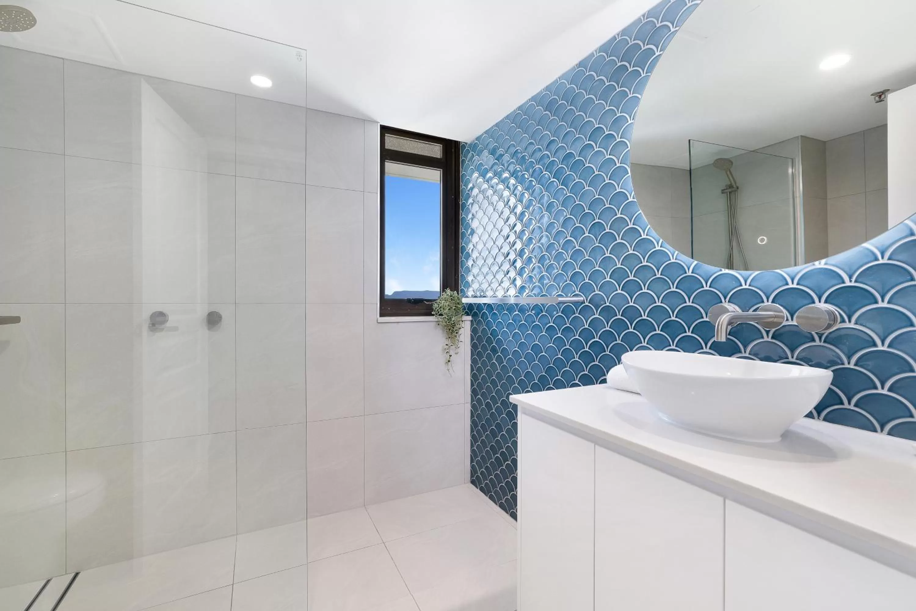 Surfers Century Oceanside Apartments