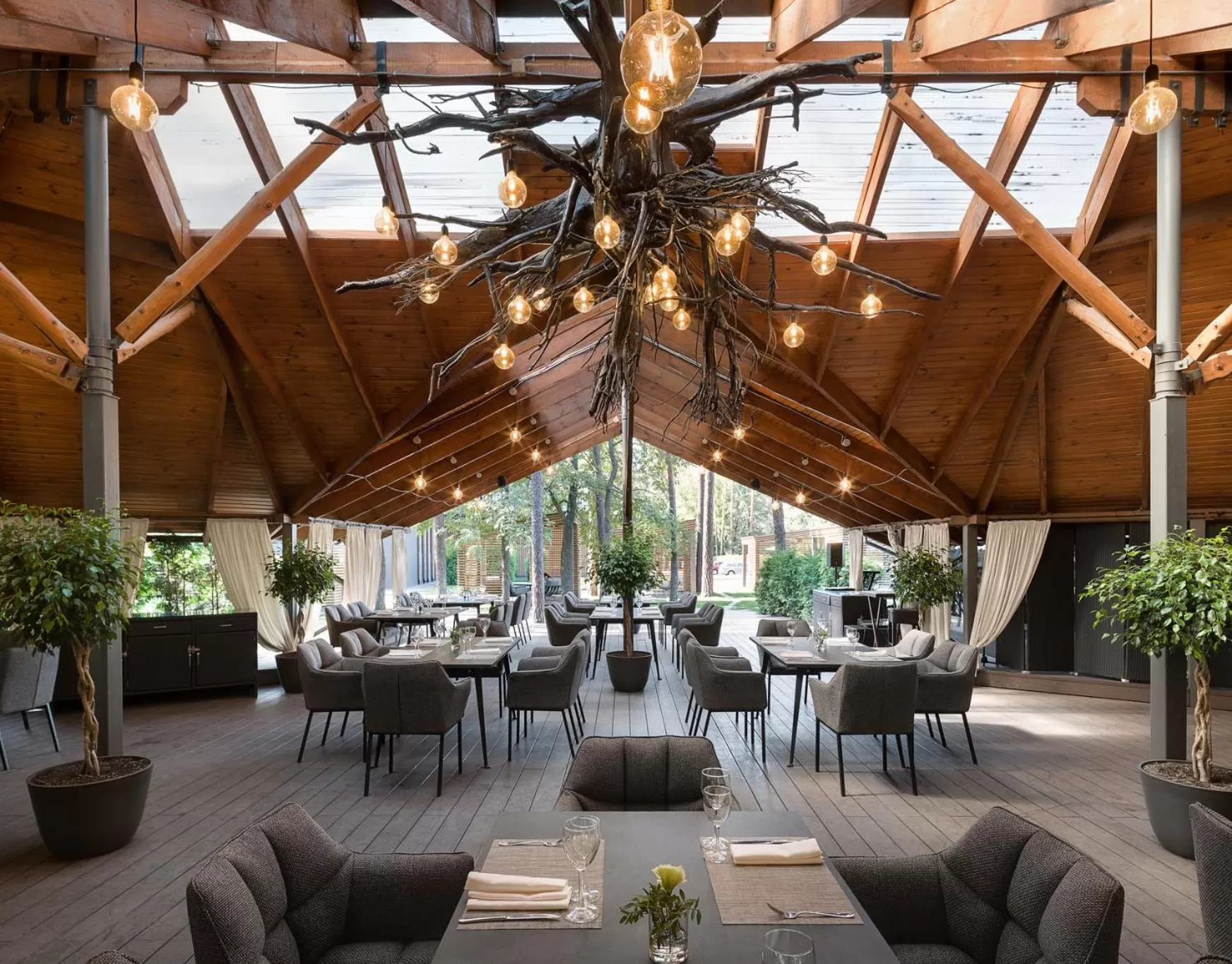 Restaurant/places to eat in ONOVO Dendra Hotel