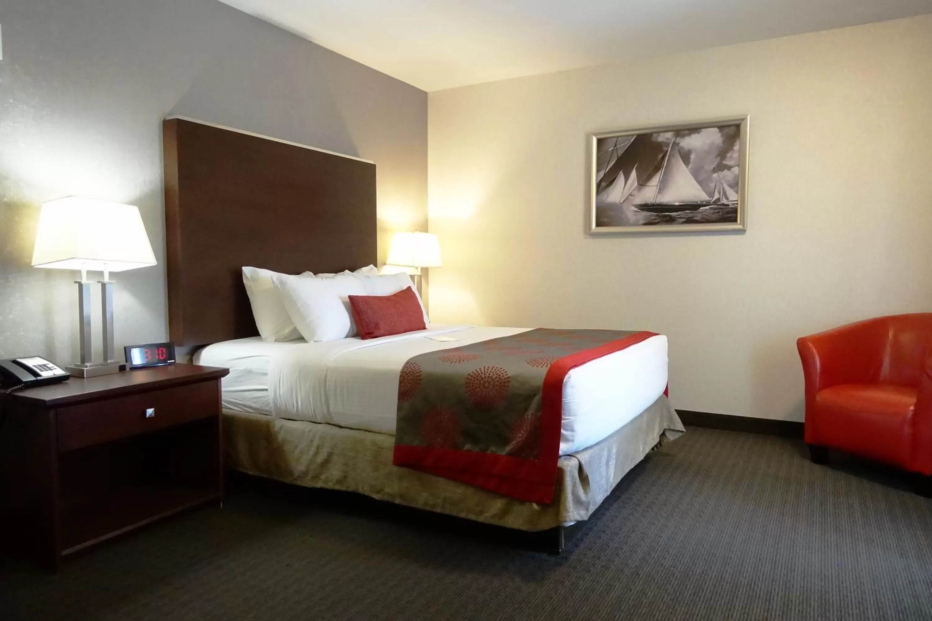 Photo of the whole room, Bed in Ramada by Wyndham Moose Jaw
