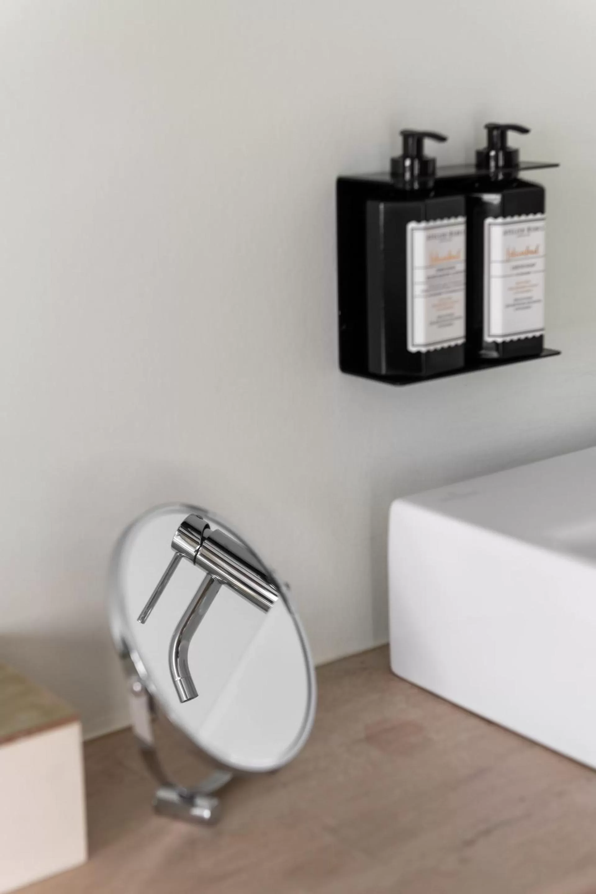 Bathroom in B&B Herenhuis