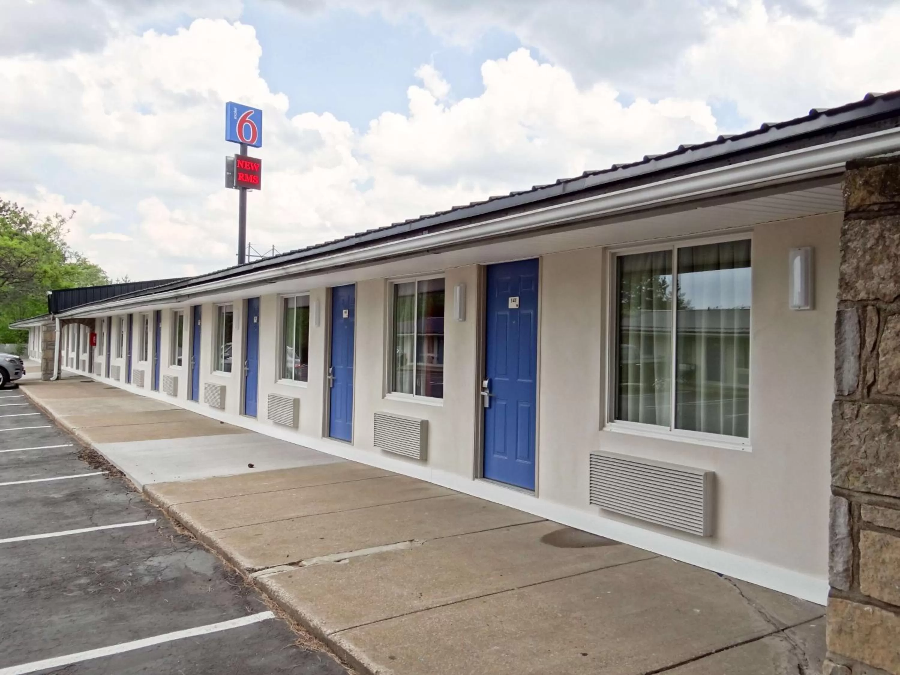 Property building in Motel 6-Erie, PA