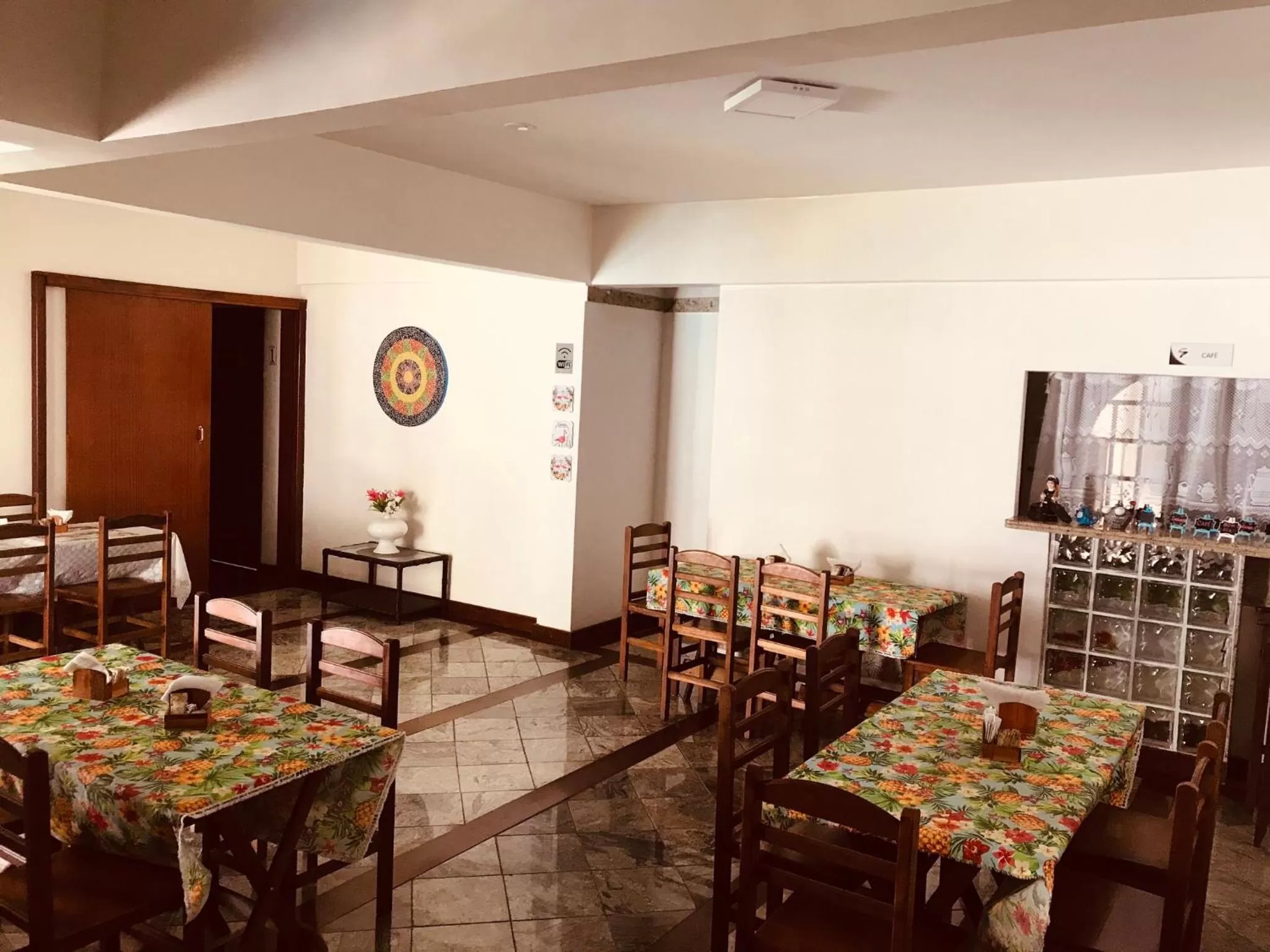 Restaurant/Places to Eat in Flamingo Beach Pousada