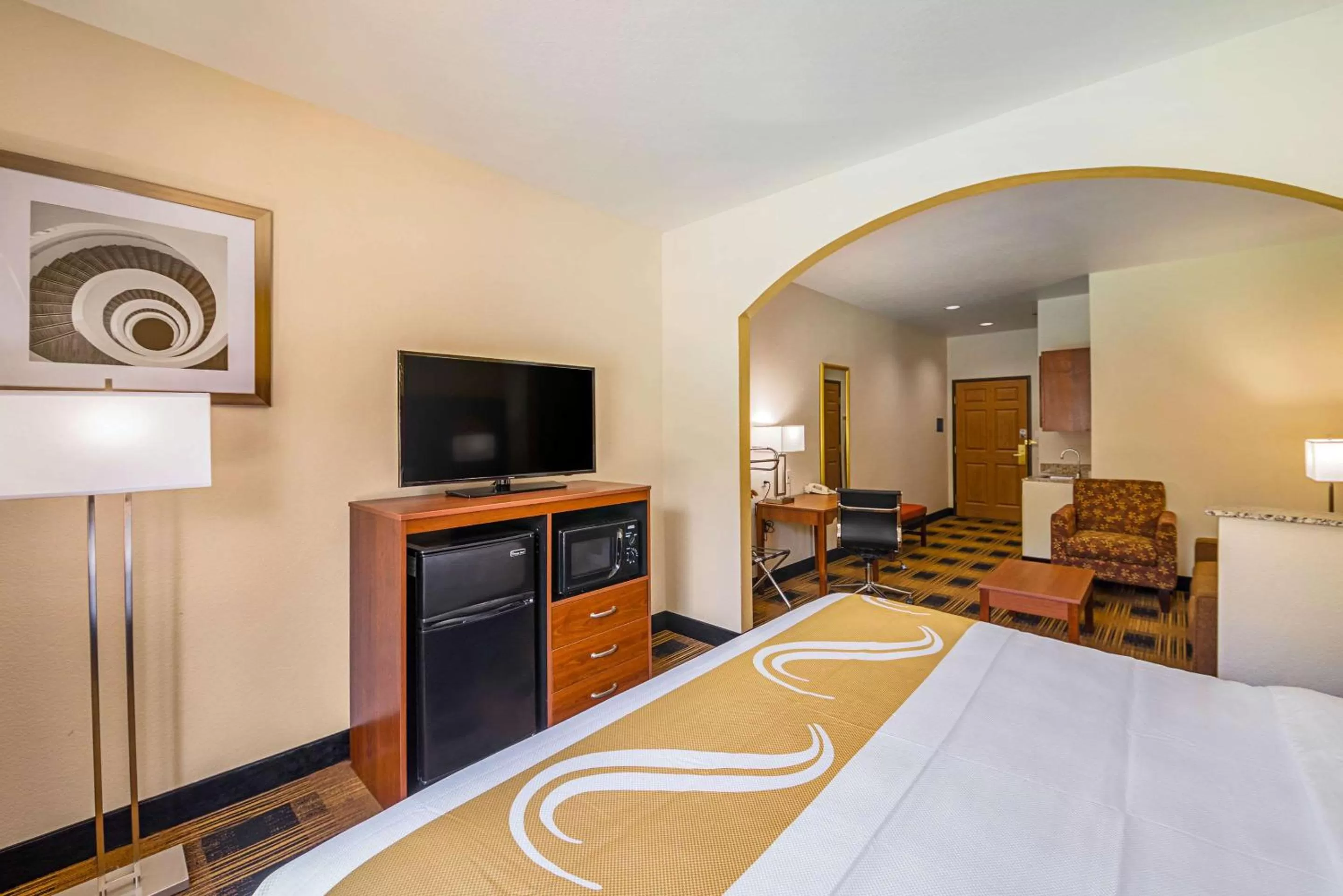 Photo of the whole room, Bed in Quality Inn & Suites Lampasas