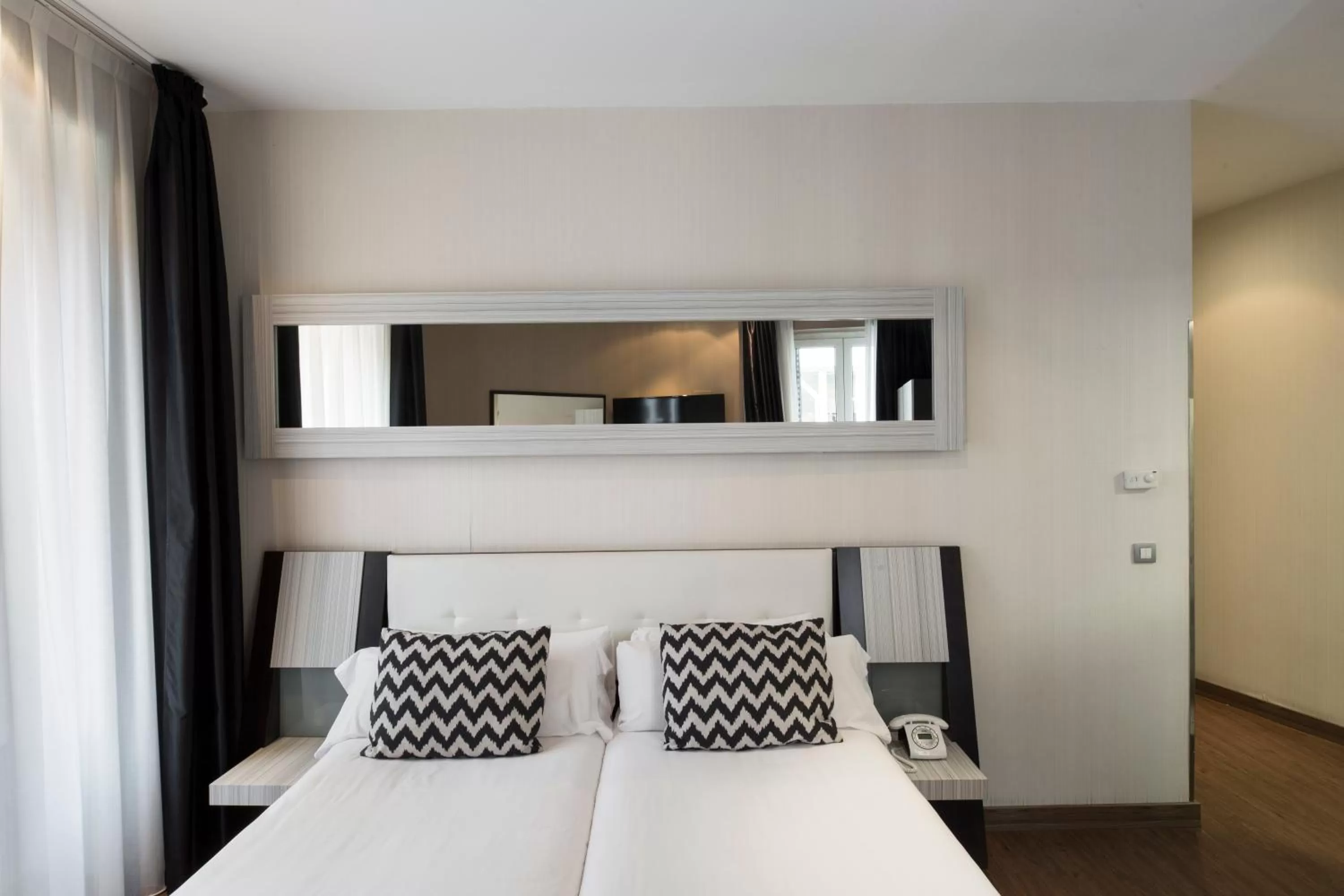 Bedroom, Bed in Petit Palace Triball