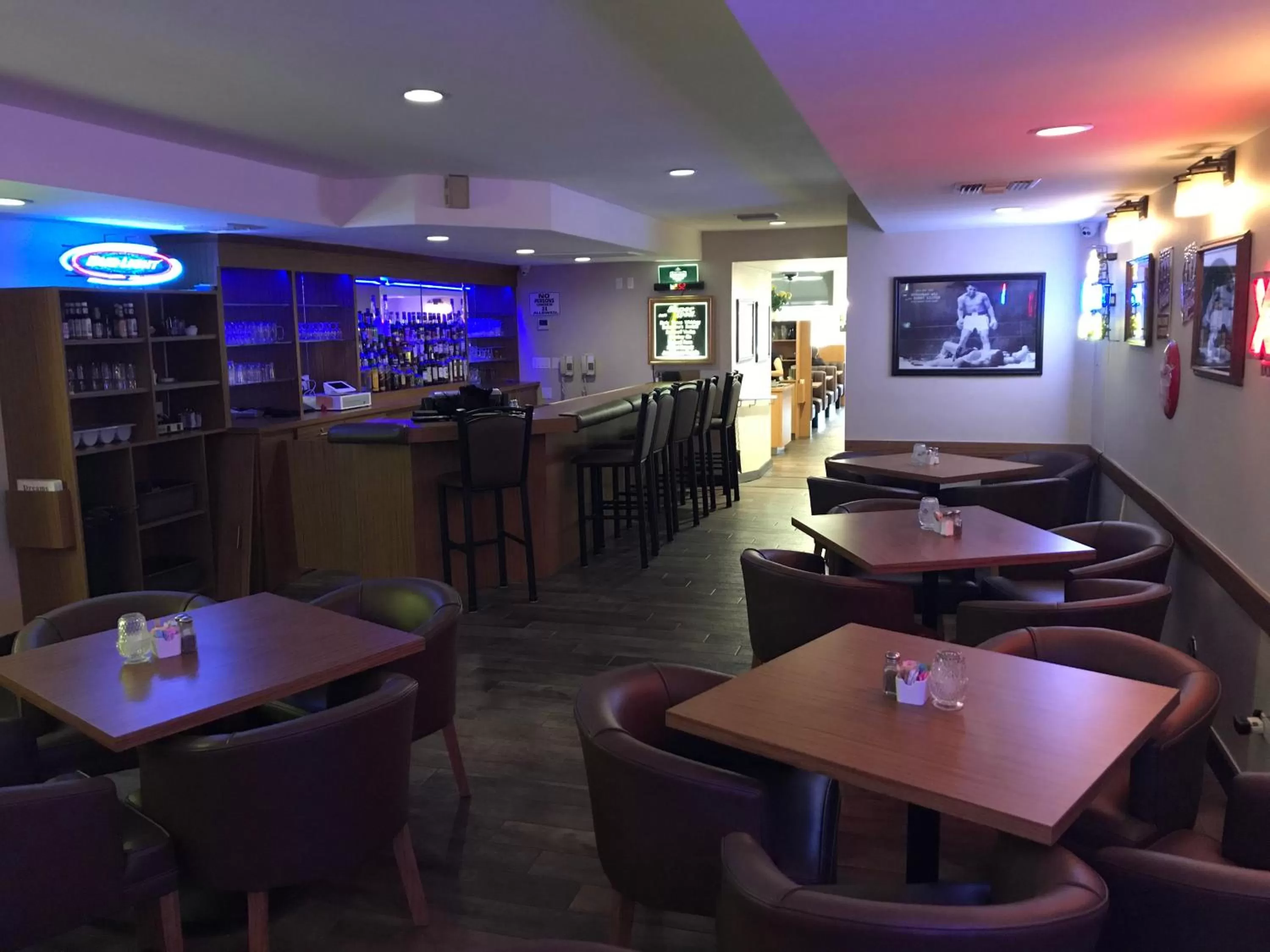 Lounge or bar in Dunes Inn - Sunset