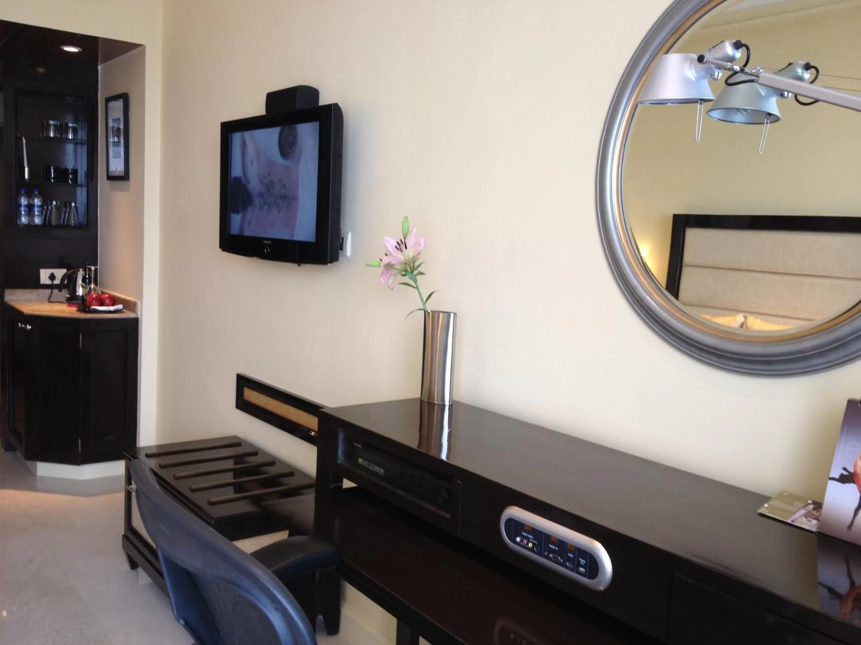 TV and multimedia in Blue Diamond Pune IHCL SeleQtions