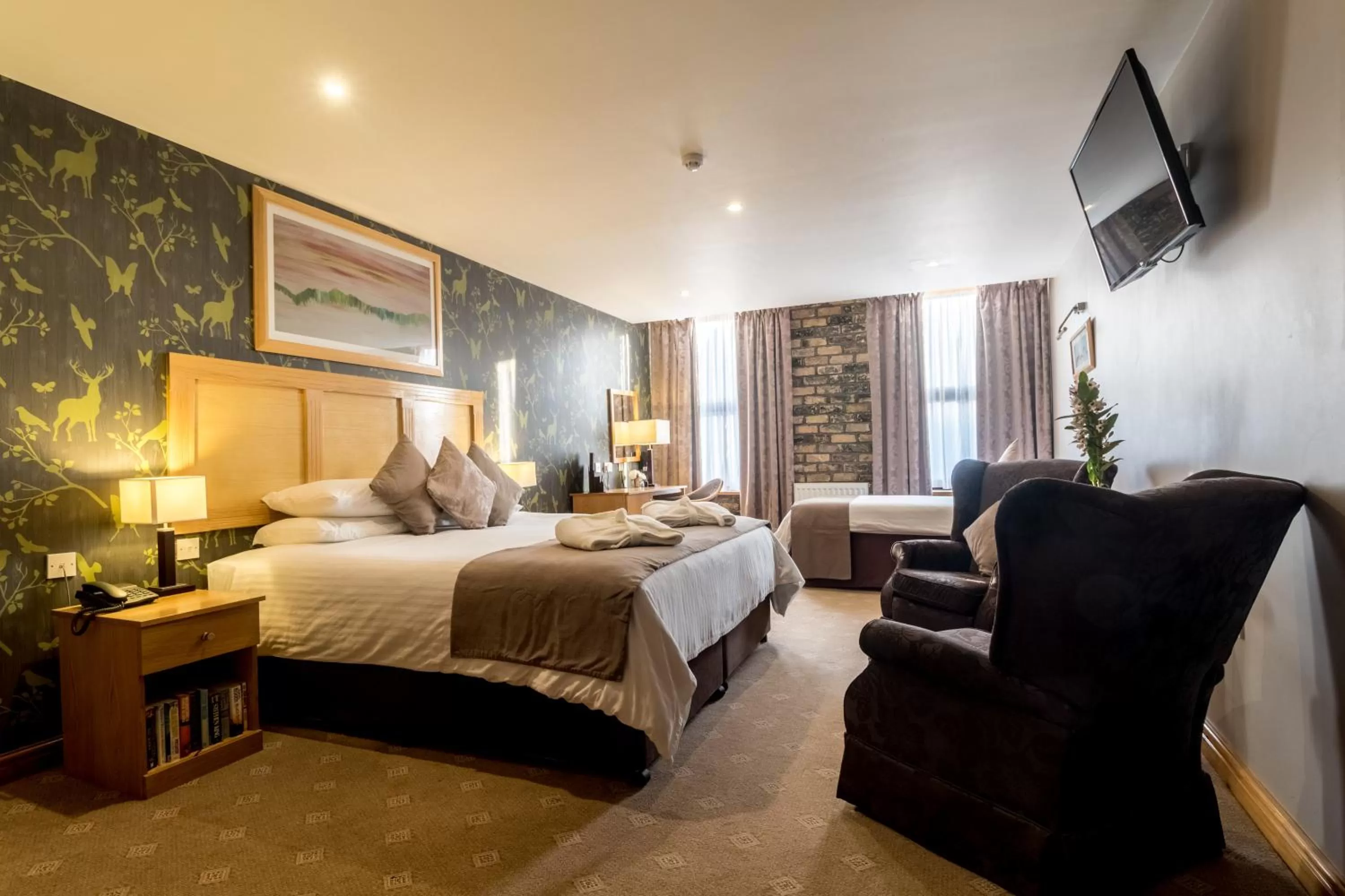 Bedroom, Bed in Washington Central Hotel and Sleepwell Inn