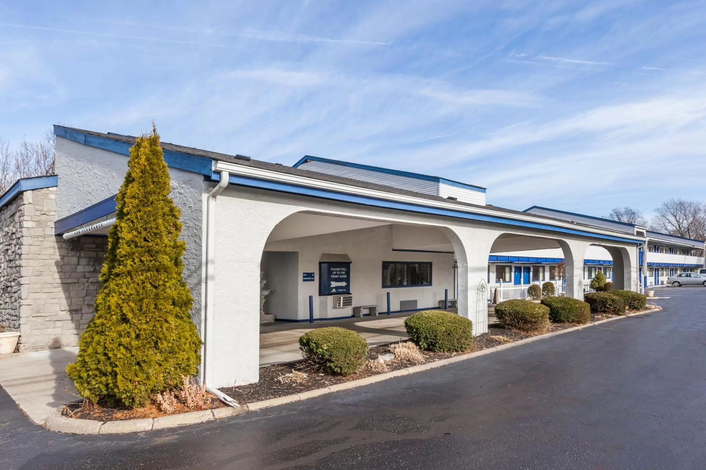 Property building in Days Inn by Wyndham Kent - Akron