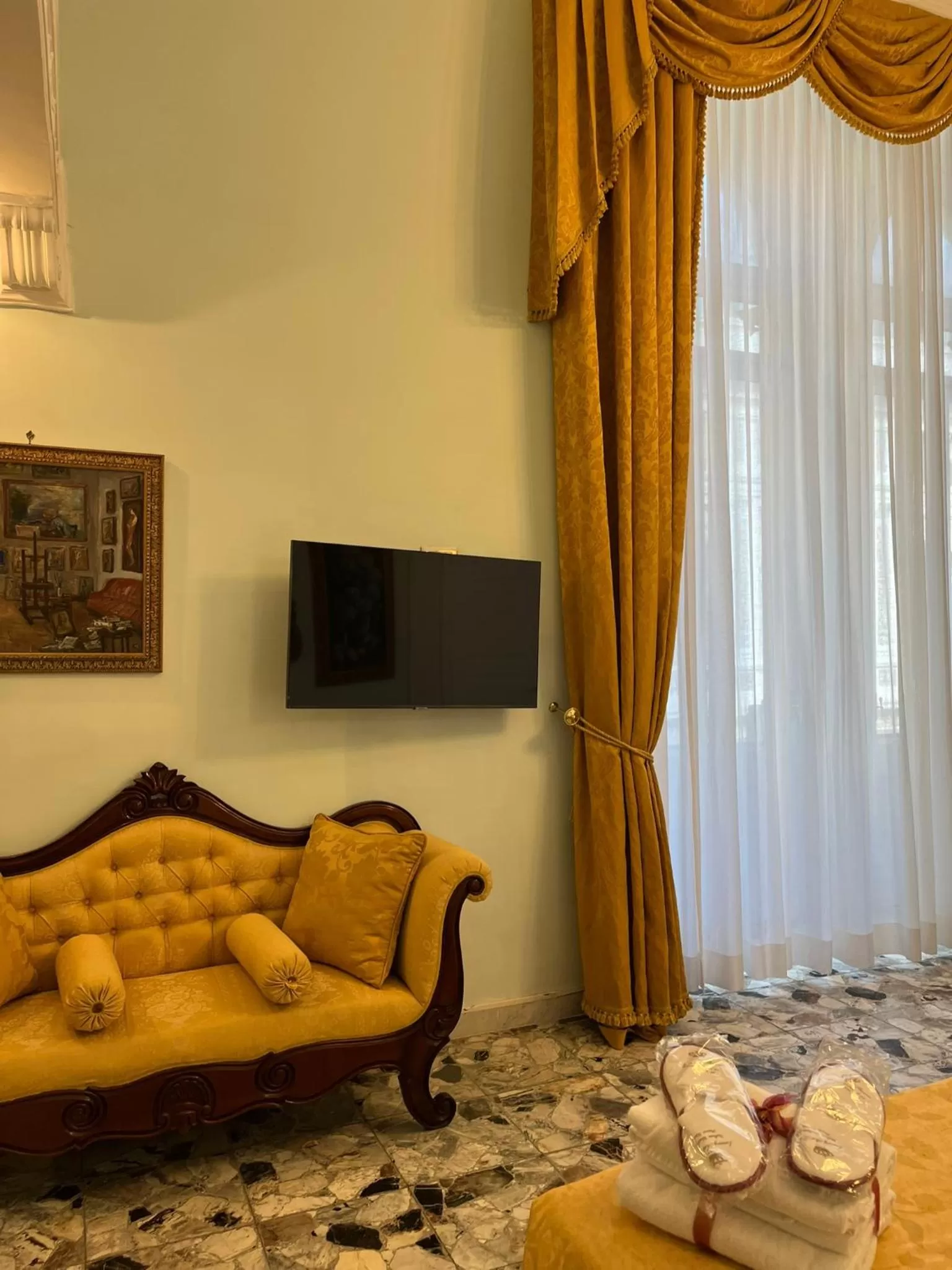 Living room in B&B Art Suite Santa Brigida