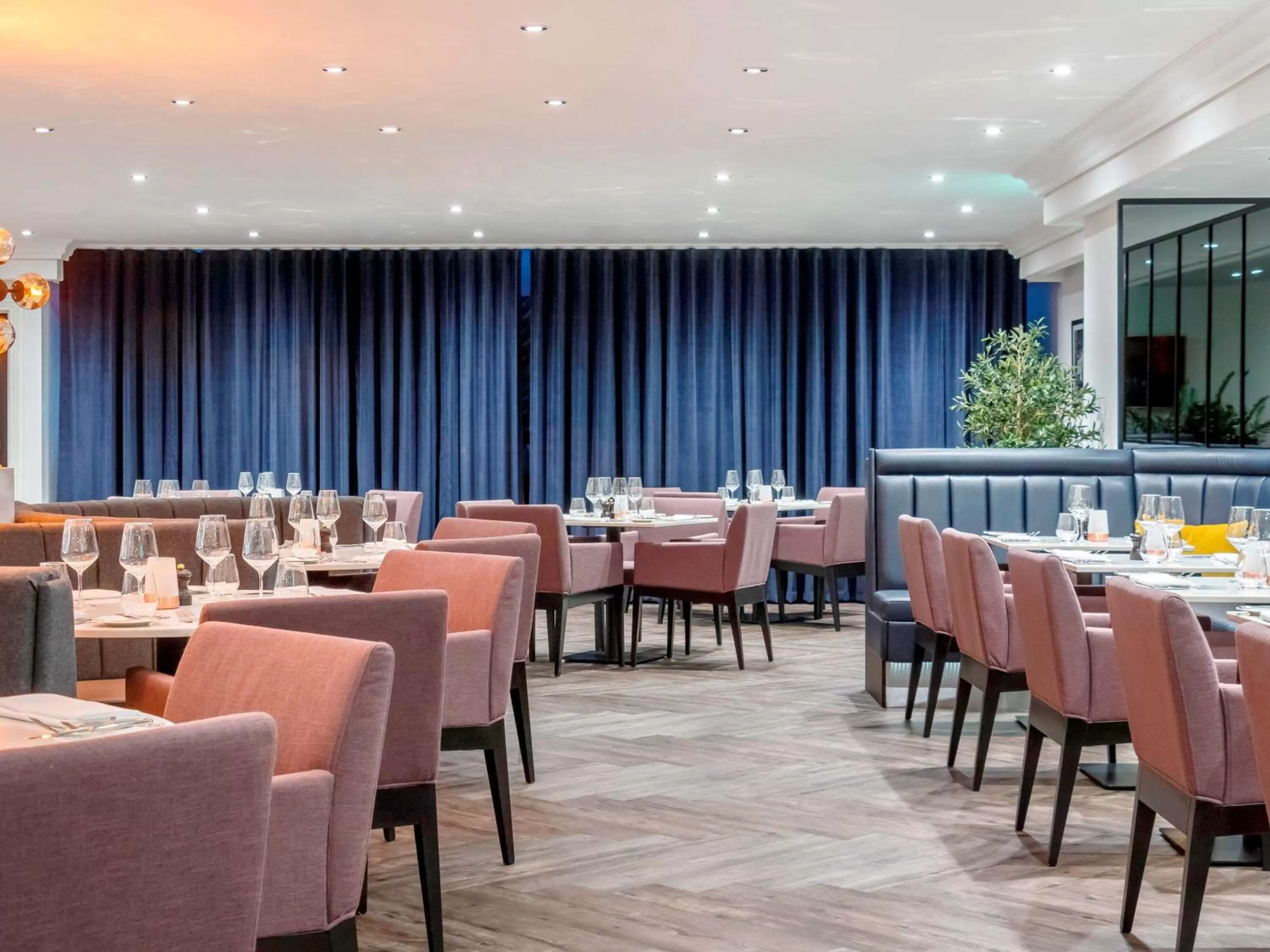Restaurant/places to eat in Garner Hotel Preston Samlesbury by IHG