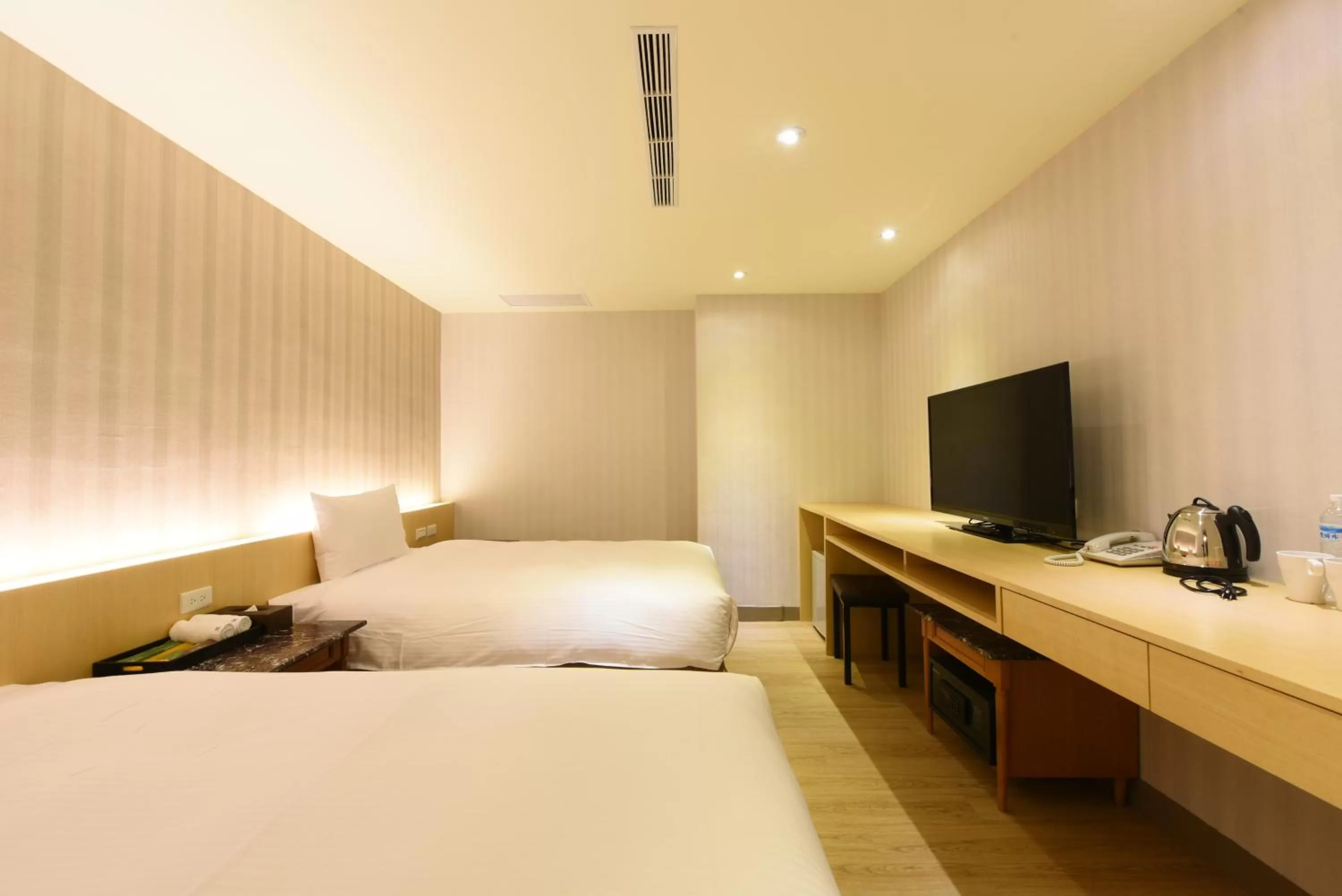 Photo of the whole room in Simple Life Kaohsiung