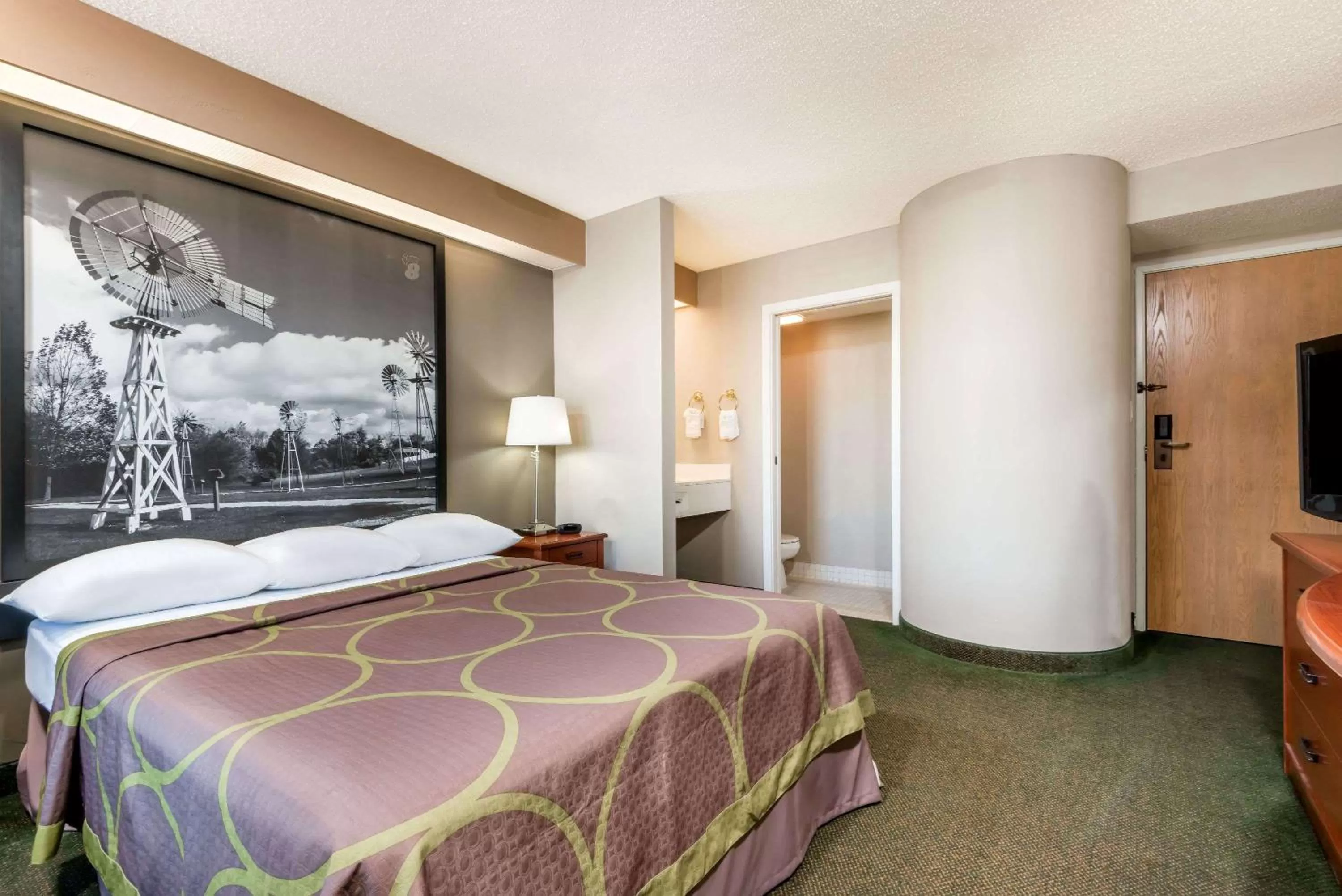 Photo of the whole room, Bed in Super 8 by Wyndham Jasper