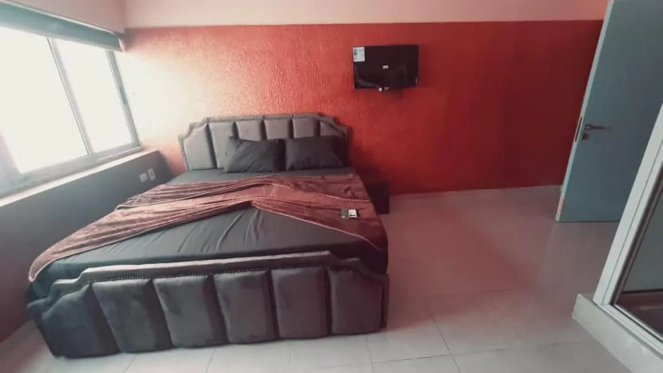 Bed in Blue Eyes Hotel