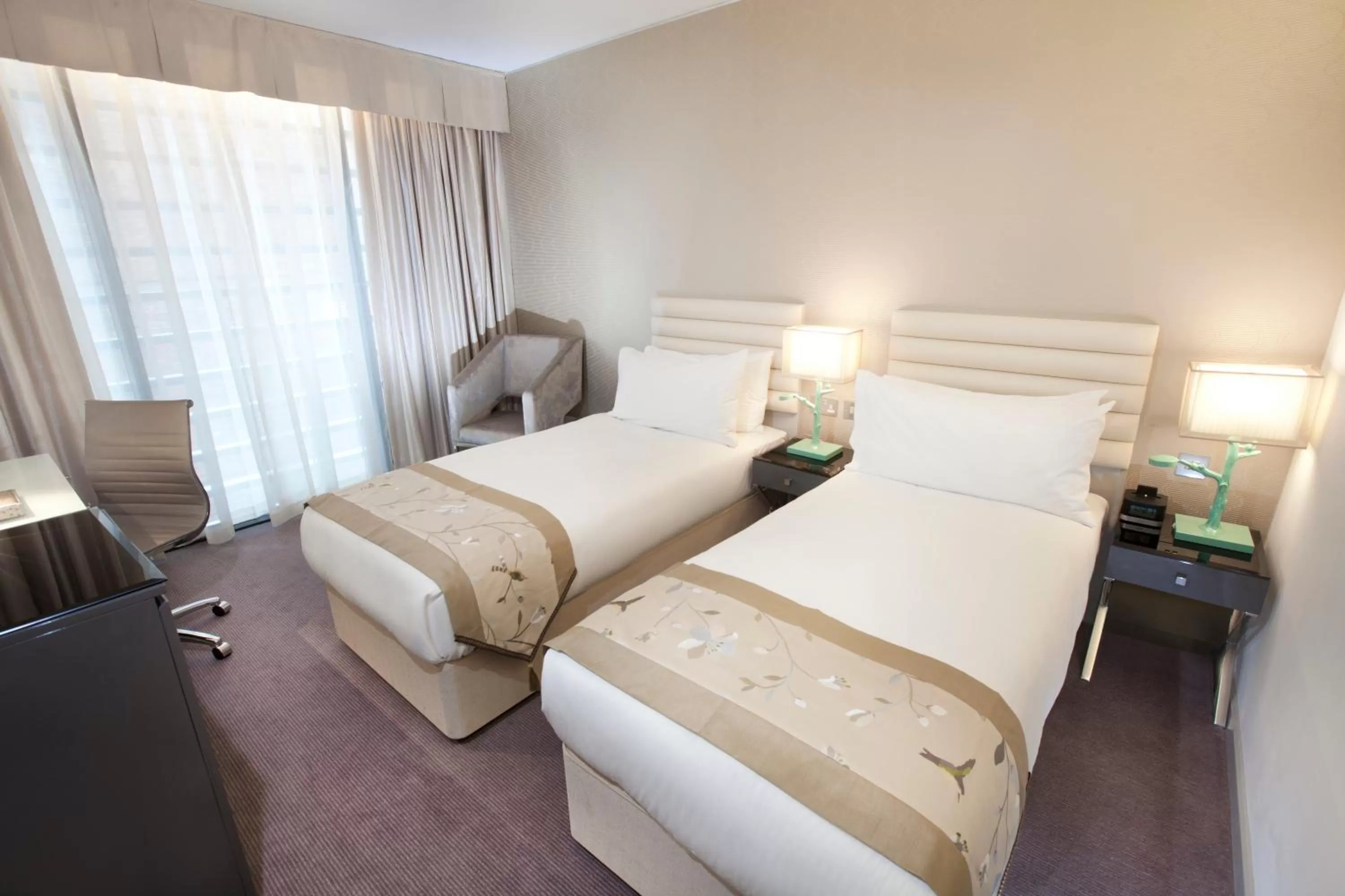 Bedroom, Bed in Dorsett Shepherds Bush London