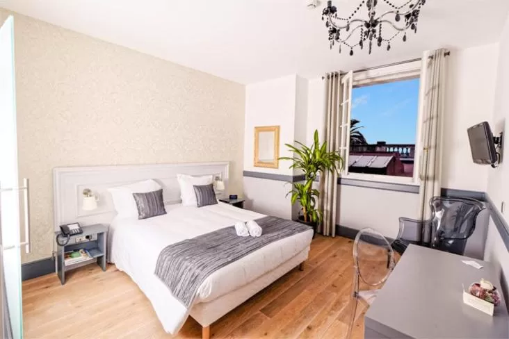 Photo of the whole room, Bed in Hotel Restaurant Edmond's