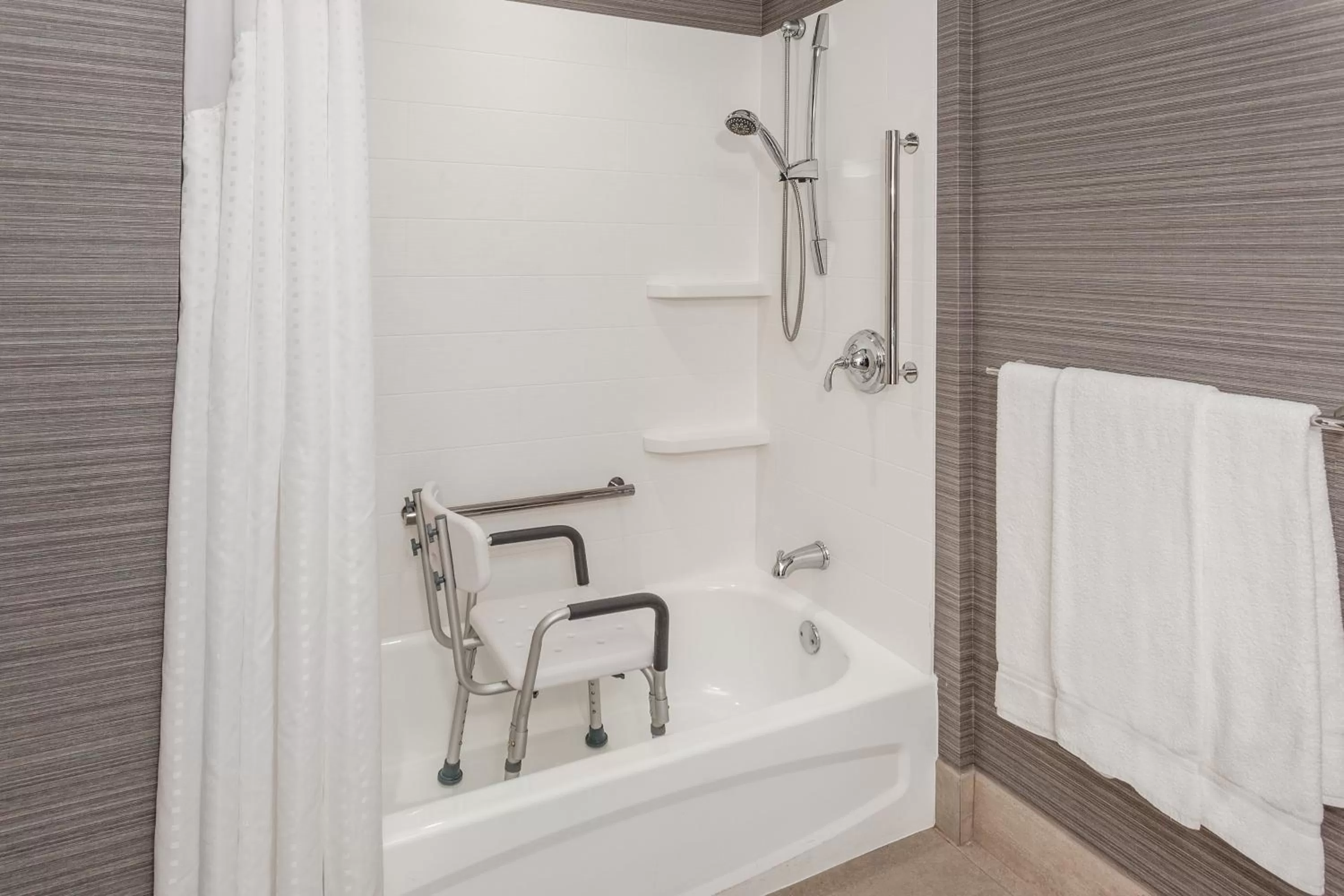 Photo of the whole room in Holiday Inn Express Hotel & Suites East End by IHG