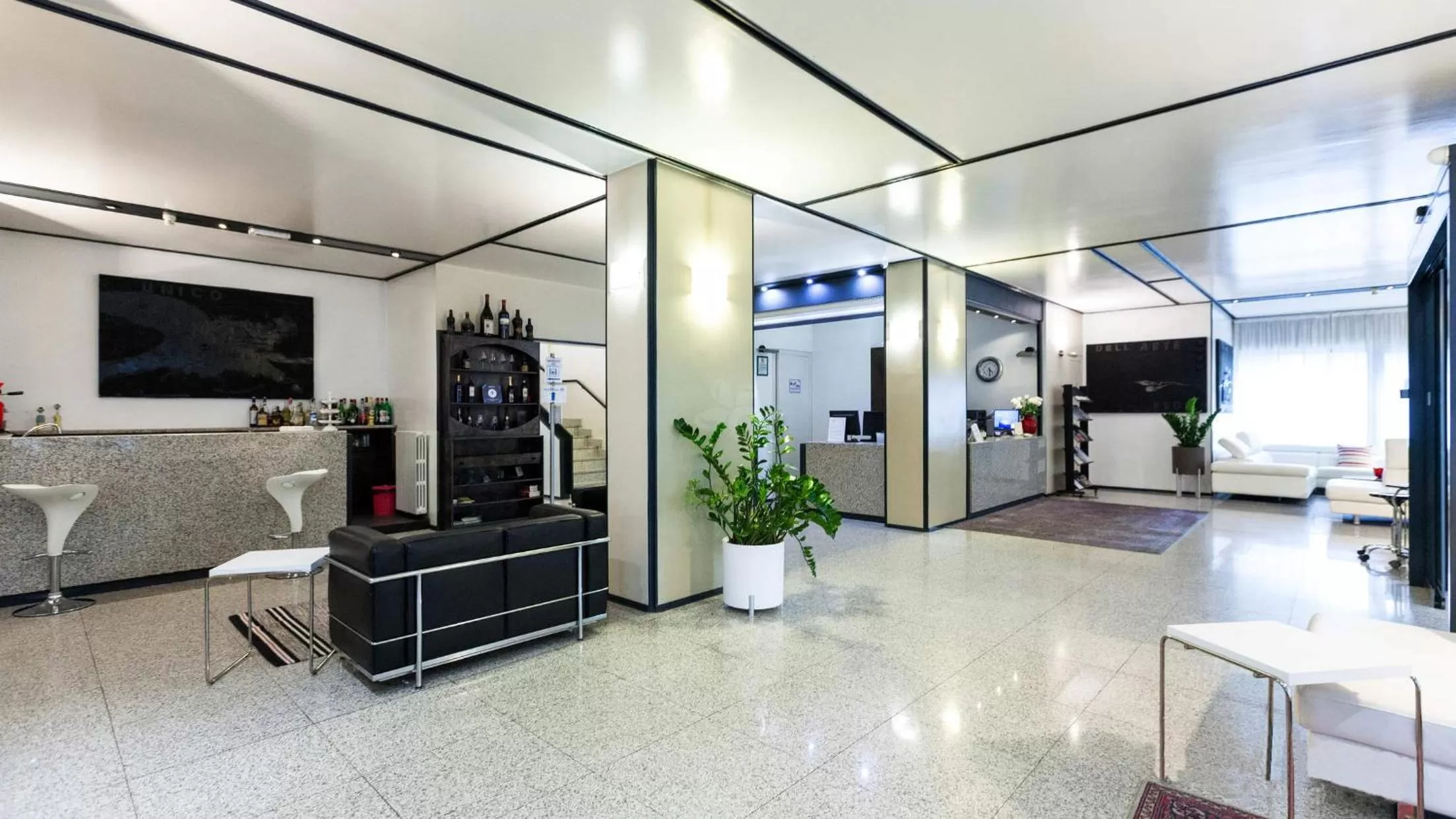 Lobby or reception in Hotel Lis