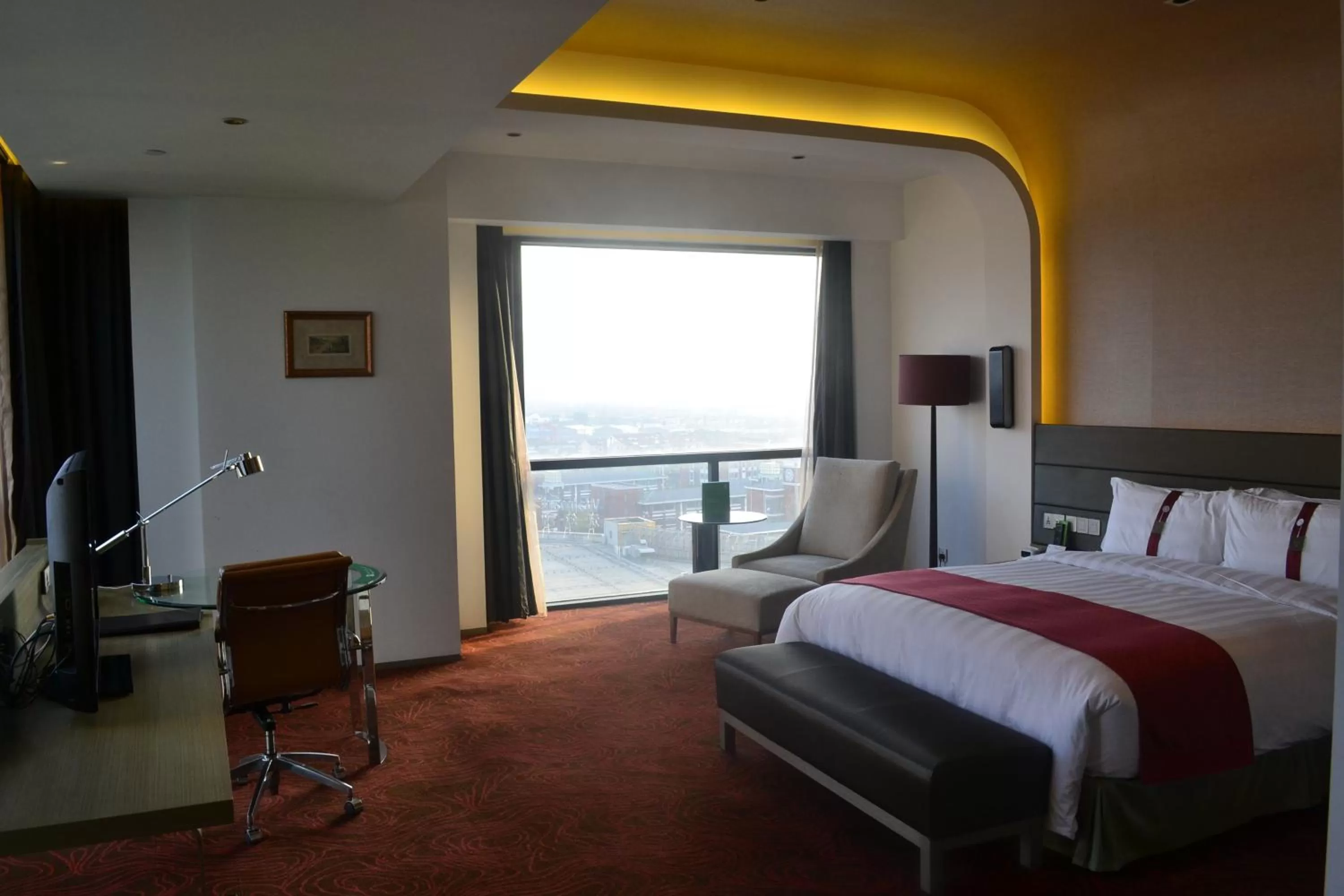 Bed in Holiday Inn Shanghai Songjiang by IHG - Miaoqian Street