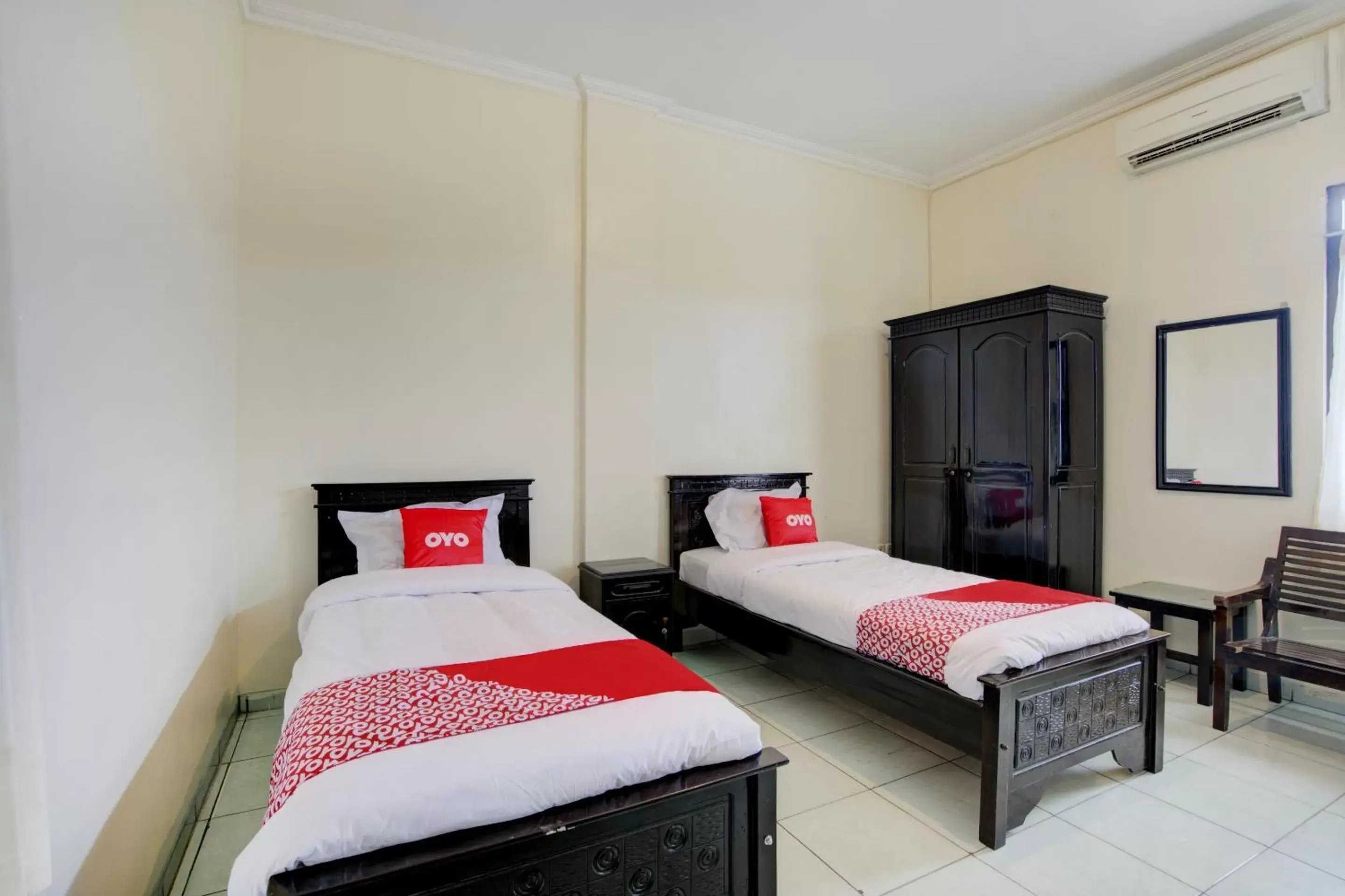 Standard Twin Room in OYO 3862 Syariah Hotel Pandan Wangi Standard Twin Room in OYO 3862 Syariah Hotel Pandan Wangi