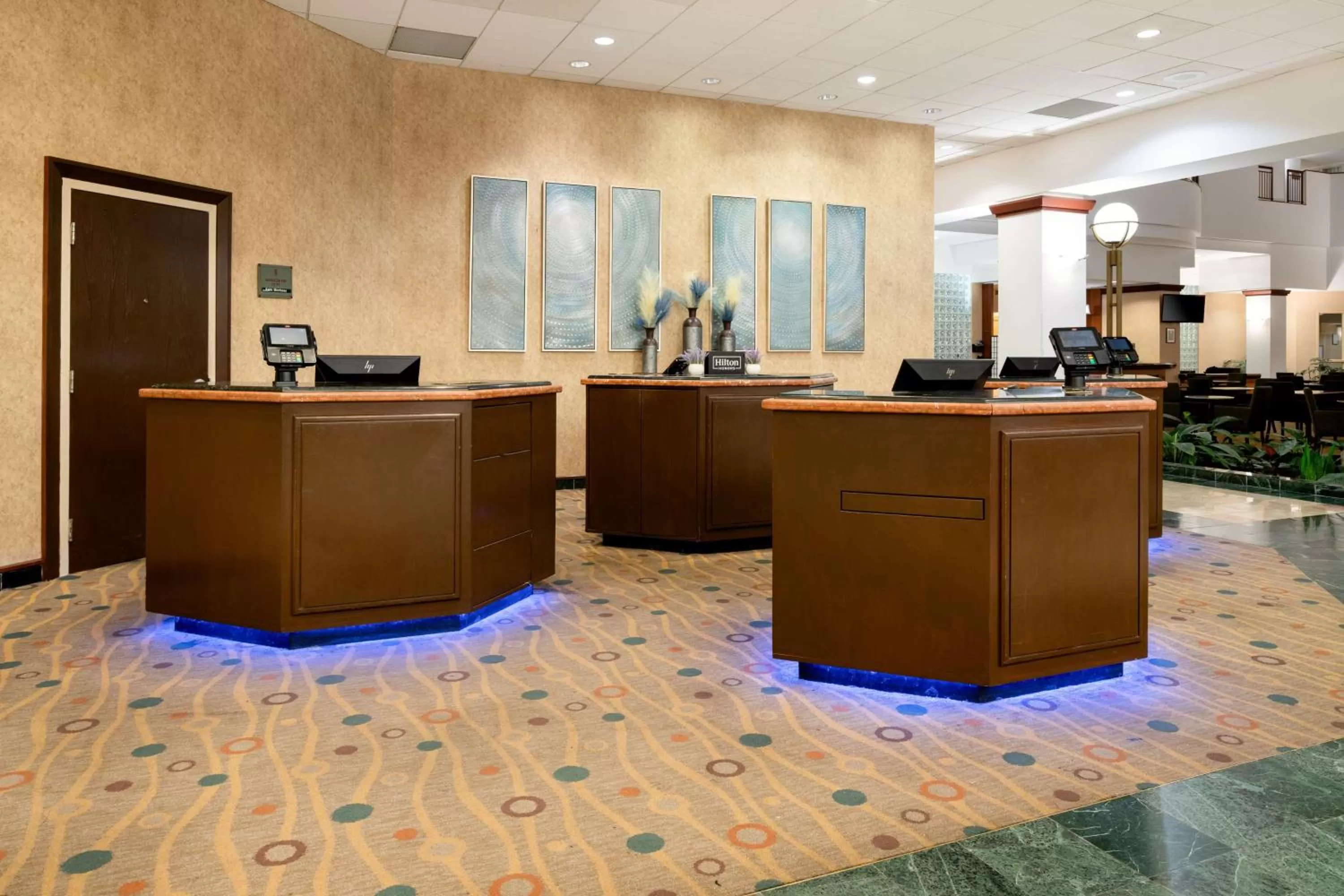 Lobby or reception in Embassy Suites by Hilton Portland Airport