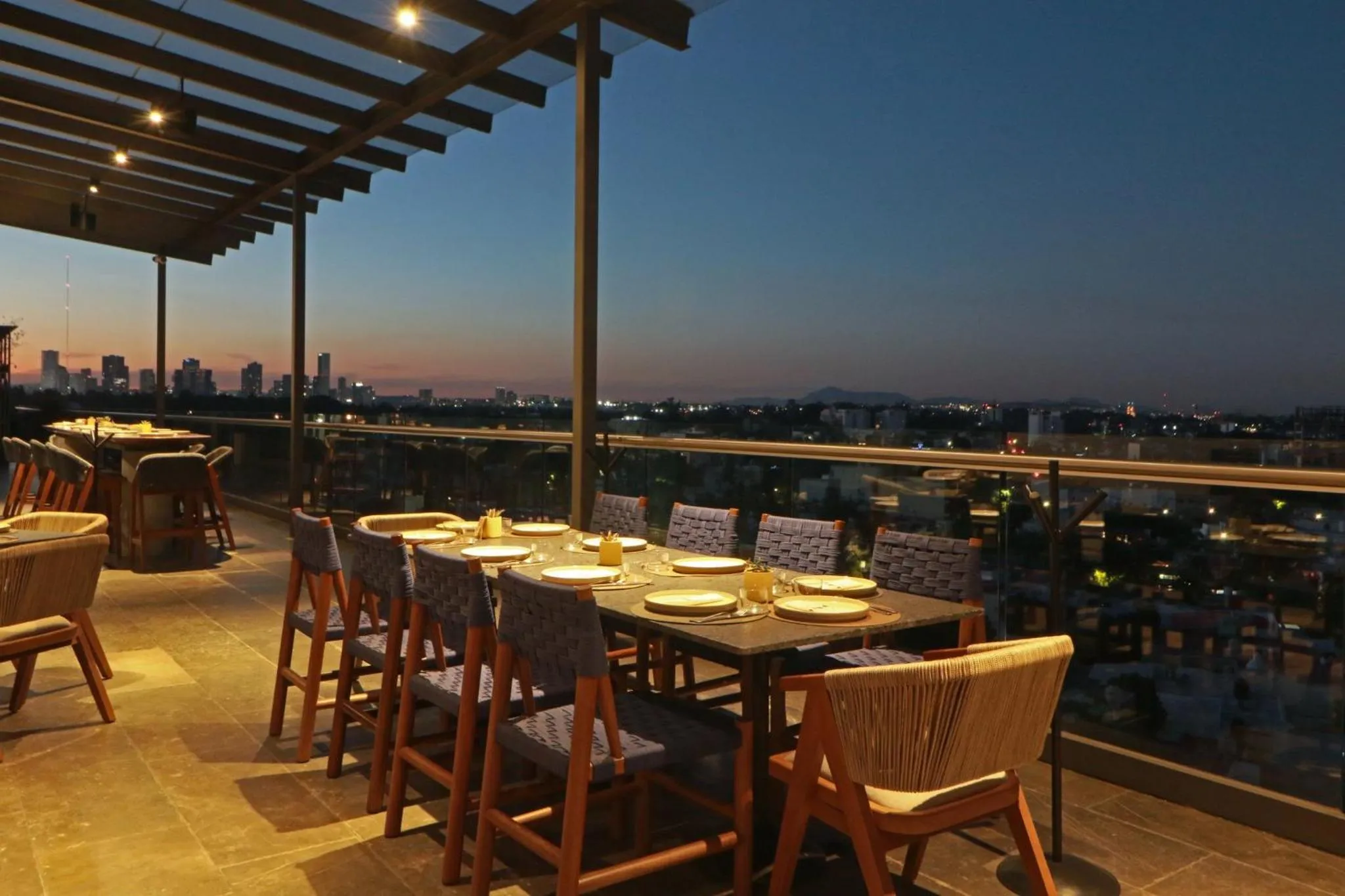 Lounge or bar in voco Guadalajara Neruda by IHG