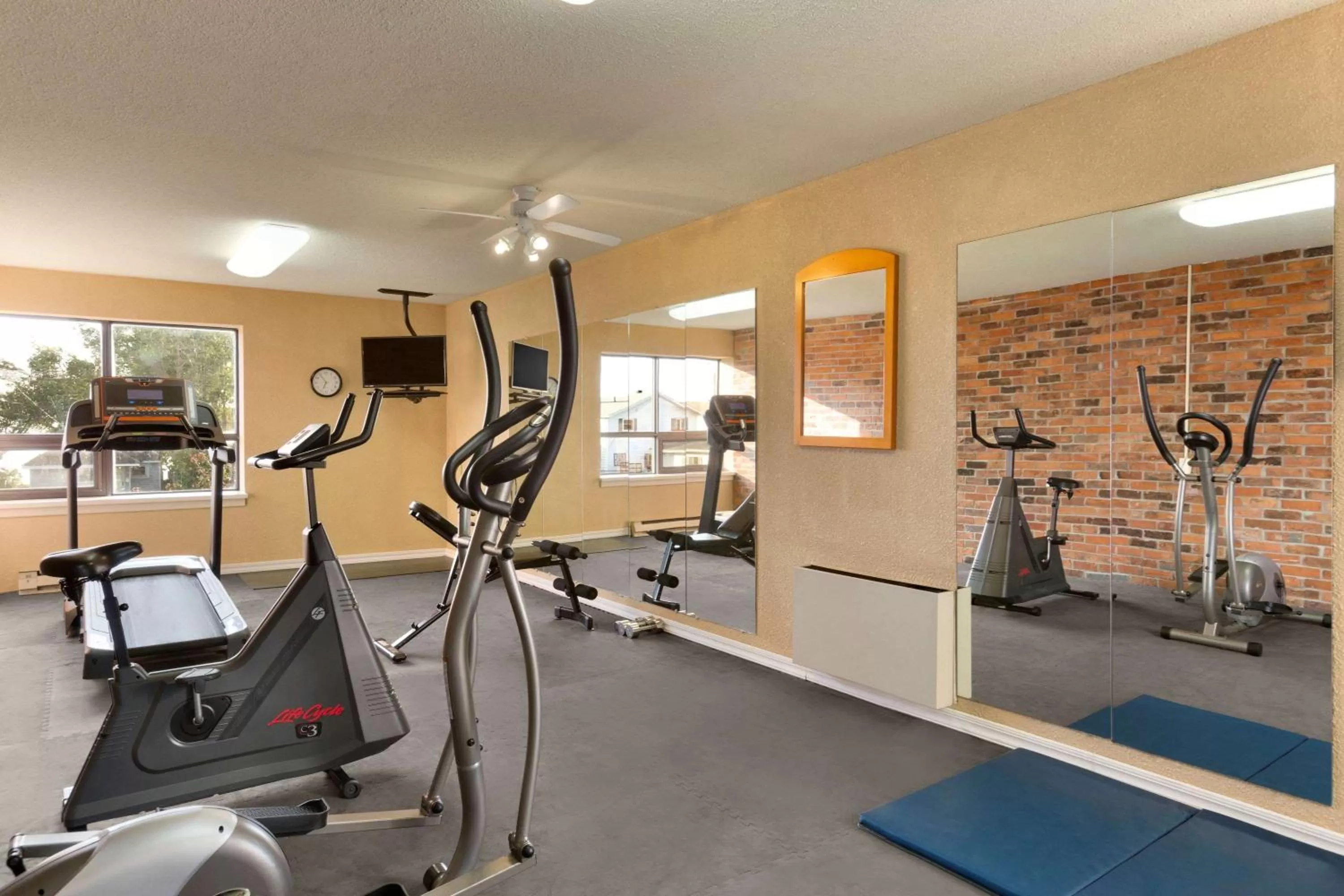 Fitness centre/facilities in Travelodge by Wyndham North Bay Lakeshore