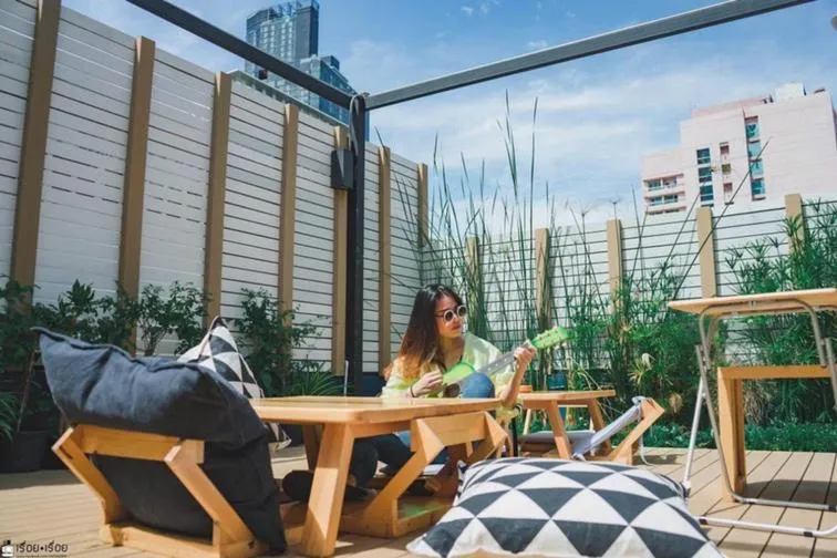 Garden in Kinnon Deluxe Hostel Coworking Cafe