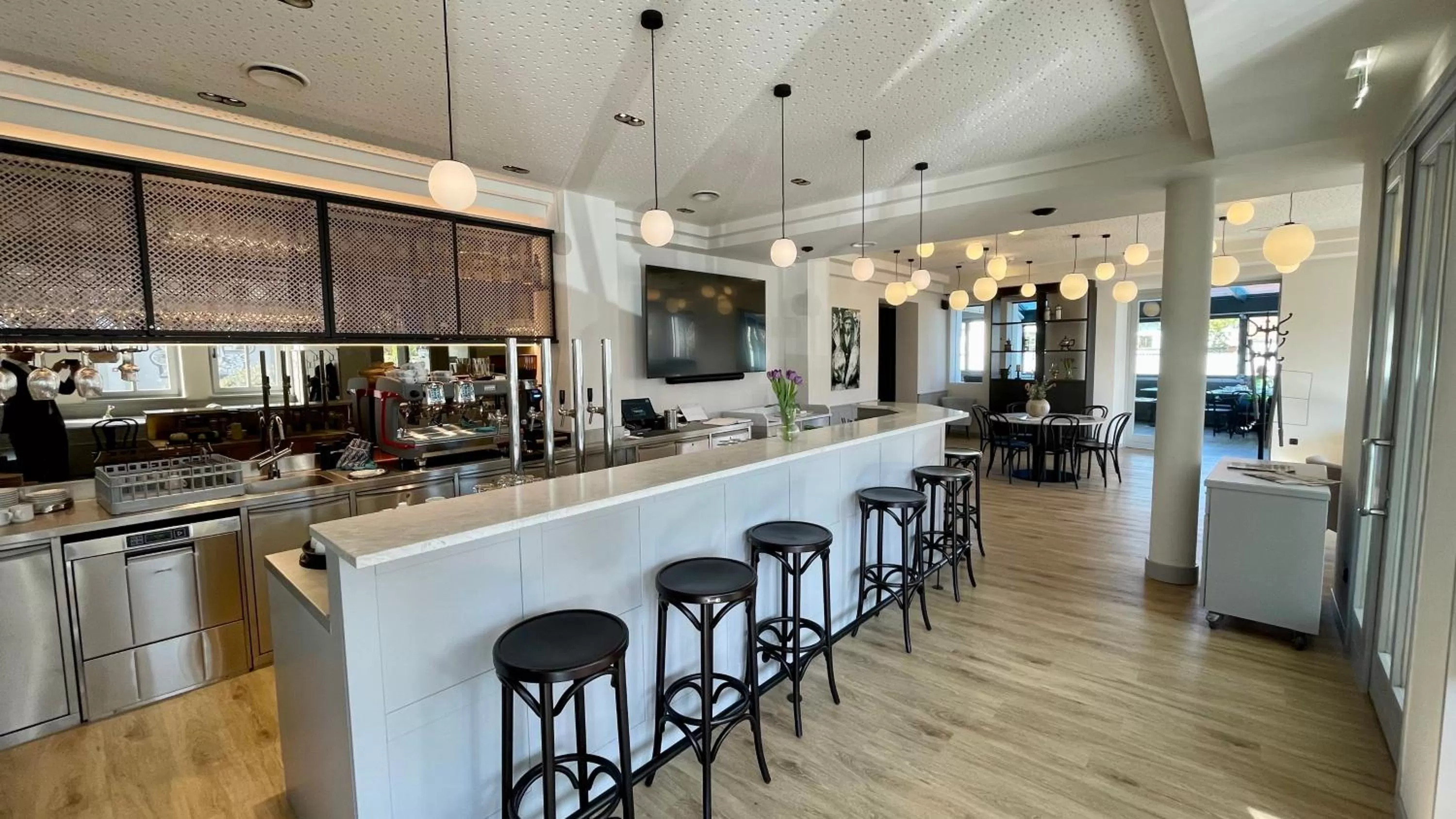 Restaurant/places to eat in Luis von Weyden